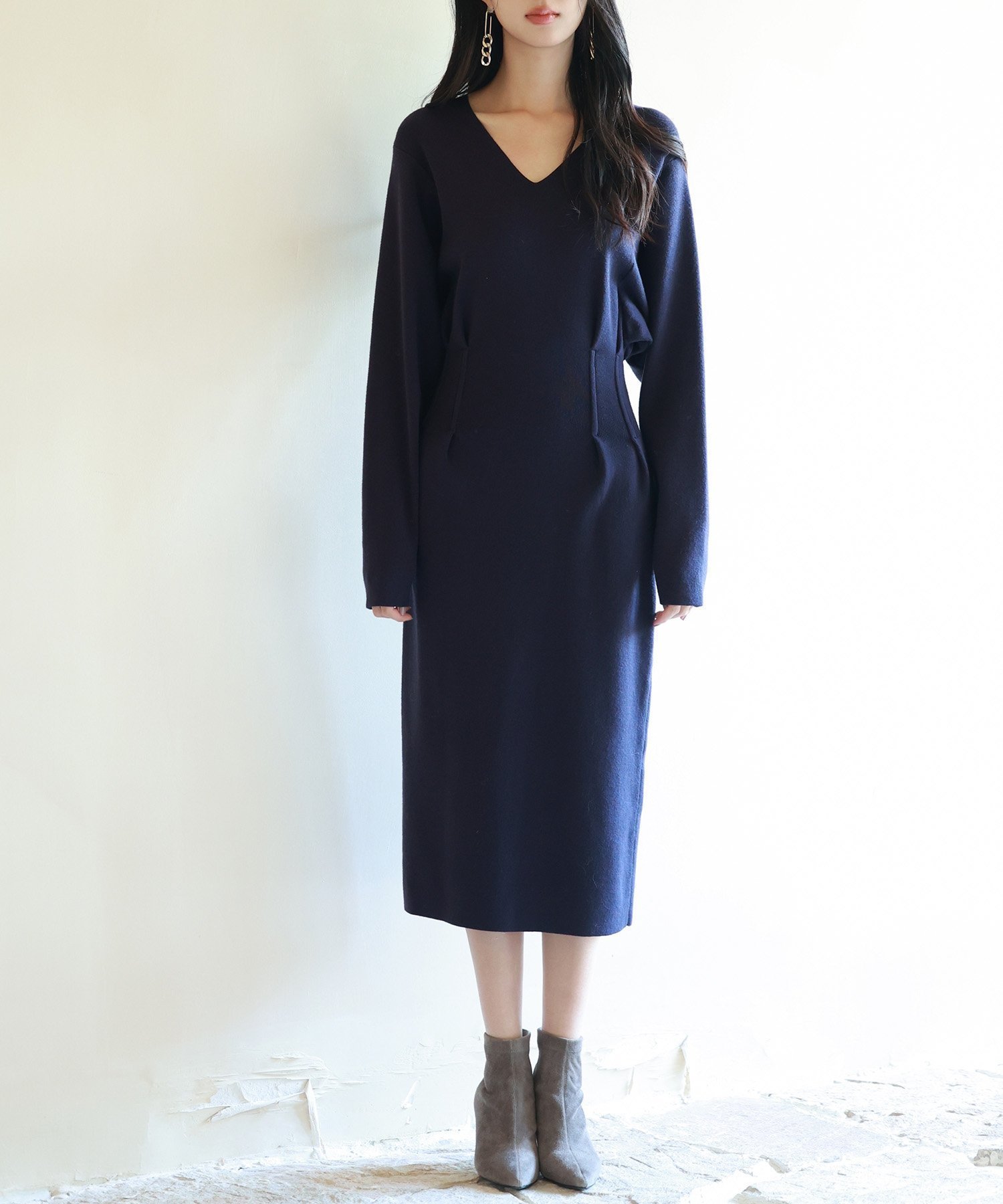 【セゾンドパピヨン/SAISON DE PAPILLON】のイマドキシルエのハイゲージニットワンピース インテリア・キッズ・メンズ・レディースファッション・服の通販 founy(ファニー) 　ファッション　Fashion　レディースファッション　Fashion for Women　ワンピース　Dresses　ニットワンピース　Knit Dresses　デコルテ　Décolleté, Neckline　ペンシル　Pencil, Pencil Skirt　リボン　Ribbon, Bow　ネイビー|ID: prp329100004812728 ipo3291000000034938198