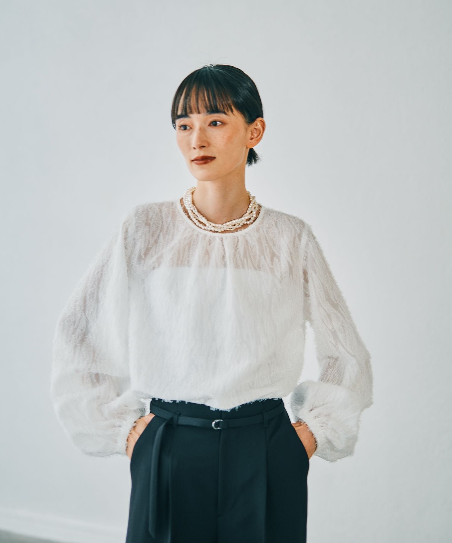 【レプシィム ローリーズファーム/LEPSIM LOWRYS FARM】の【入卒式/セレモニー】ジャガードギャザーブラウス インテリア・キッズ・メンズ・レディースファッション・服の通販 founy(ファニー) 　ファッション　Fashion　レディースファッション　Fashion for Women　トップス・カットソー　Cut & Sew Tops　シャツ・ブラウス・オフィスカジュアル　Elegant Blouses & Button-Ups　おすすめ　Recommended / Our Picks　インナー　Innerwear　オケージョン　Occasion Wear　ギャザー　Gathered, Ruffled　サロペット　Overalls, Salopette　ジャケット　Jacket, Outerwear　セレモニー　Ceremony　フォーマル　Formal, Dressy　入学式　Entrance Ceremony　卒業式　Graduation Ceremony　結婚式　Wedding　オフホワイト05|ID: prp329100004812733 ipo3291000000036269060