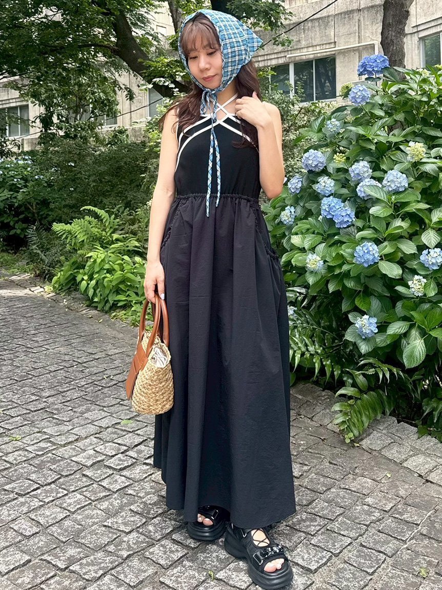 【リリーブラウン/Lily Brown】のクロスデザインドッキングワンピース インテリア・キッズ・メンズ・レディースファッション・服の通販 founy(ファニー) 　雑誌掲載アイテム　Magazine Picks & Fashion Features　ファッション雑誌　Fashion Magazines　スウィート　Sweet　ファッション　Fashion　レディースファッション　Fashion for Women　ワンピース　Dresses　8月号　August Issue, Aug. Edition　カットソー　Cut and Sewn Top　ギャザー　Gathered, Ruffled　スマート　Smart, Elegant　ドッキング　Docking, Mixed Material　パイピング　Piping, Trim Design　ボーダー　Border, Stripe　夏　Summer　雑誌　Magazine, Fashion Magazine　BLK[009]|ID: prp329100004812784 ipo3291000000034938809