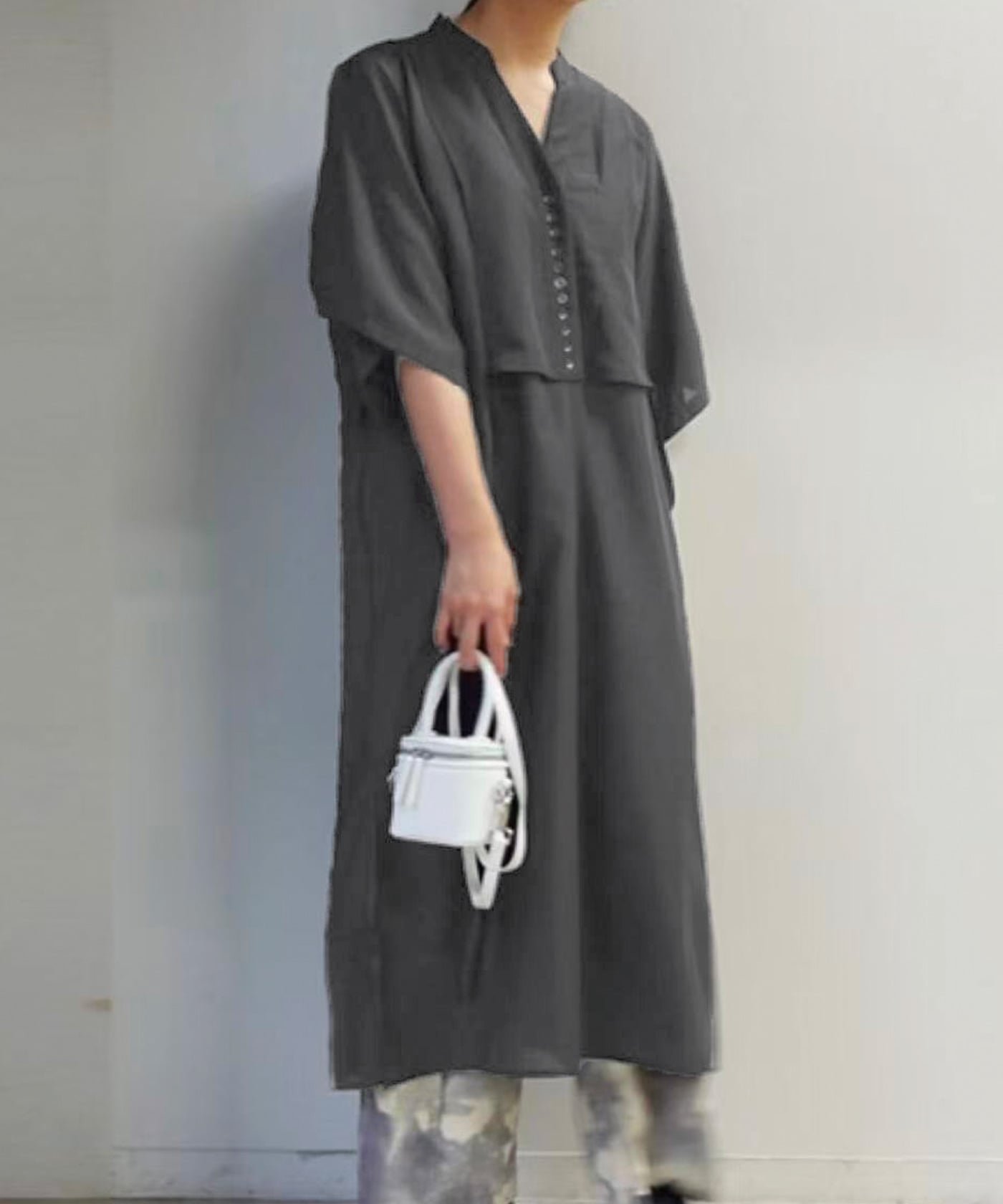 【コーナーズ/CORNERS】のスラブジョーゼットカフタンシャツワンピース インテリア・キッズ・メンズ・レディースファッション・服の通販 founy(ファニー) 　ファッション　Fashion　レディースファッション　Fashion for Women　ワンピース　Dresses　シャツワンピース / 1枚で着映えコーデ　Shirt Dresses　ジョーゼット　Georgette, Semi-Sheer Fabric　スキッパー　Skipper, Open Collar　スリット　Slit, Slit Detail　ロング　Long, Long-Length　半袖　Short Sleeve, Half Sleeve　夏　Summer　定番　Standard, Basic Item　チャコールグレー|ID: prp329100004812827 ipo3291000000034939166