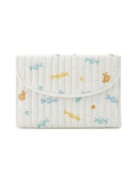 【ジェラート ピケ/gelato pique / KIDS】のキャンディ柄母子手帳ケースL 人気、トレンドファッション・服の通販 founy(ファニー) ファッション Fashion キッズファッション Fashion for Kids カラフル Colorful Design キルティング Quilted, Quilting コイン Coin, Coin Design 抗菌 Antibacterial, Bacteria-Resistant スマート Smart, Elegant スリット Slit, Slit Detail 手帳 Planner, Notebook プリント Print, Printed Pattern ポケット Pocket, Pocket Detail モチーフ Motif, Design Theme 旅行 Travel |ID:prp329100004812959