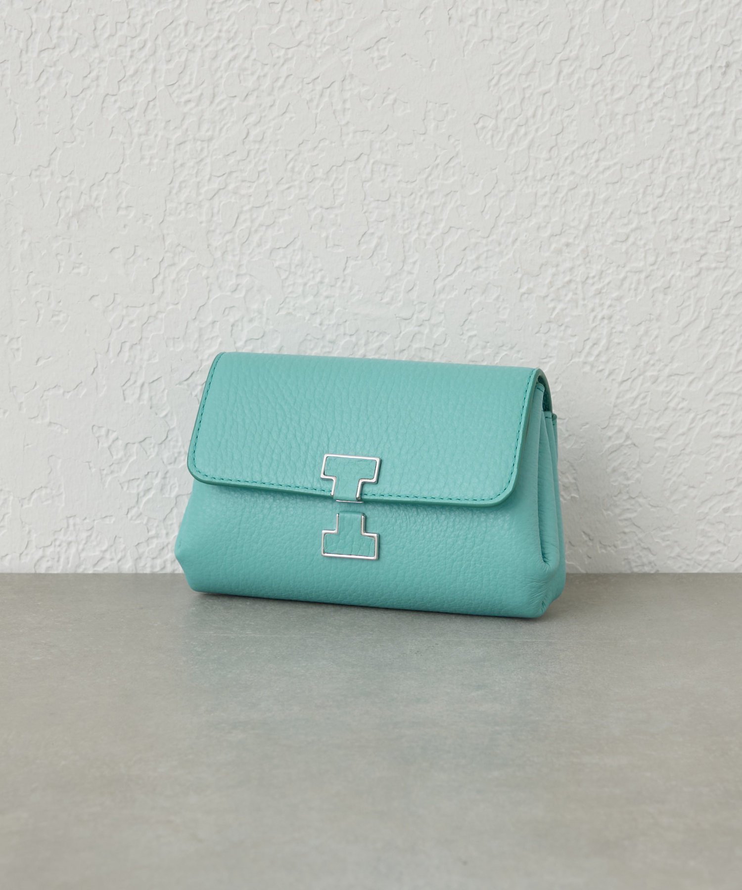 【イアクッチ/IACUCCI】のアバ ウォレット CERVO インテリア・キッズ・メンズ・レディースファッション・服の通販 founy(ファニー) 　ファッション　Fashion　レディースファッション　Fashion for Women　アクセサリー　Fashion Accessories　イエロー　Yellow　ウォレット　Wallet　春　Spring　コイン　Coin, Coin Design　コレクション　Collection, Seasonal Line　シルバー　Silver, Metallic Silver　財布　Wallet, Purse　トレンド　Trend, Trending Now　人気　Popular, Best Seller　パープル　Purple, Violet　フォルム　Silhouette, Form　ポケット　Pocket, Pocket Detail　メタル　Metal, Metal Parts　リップ　Lip, Lip Motif　A/W・秋冬　Autumn/Winter　S/S・春夏　SS, Spring/Summer, Warm Season　おすすめ　Recommended / Our Picks　夏　Summer　ギフト プレゼント　Gift / Present　2025年　2025　2025-2026秋冬・A/W　Autumn/Winter 2025–26 AW25–26　スカイブルー|ID: prp329100004812962 ipo3291000000034943332