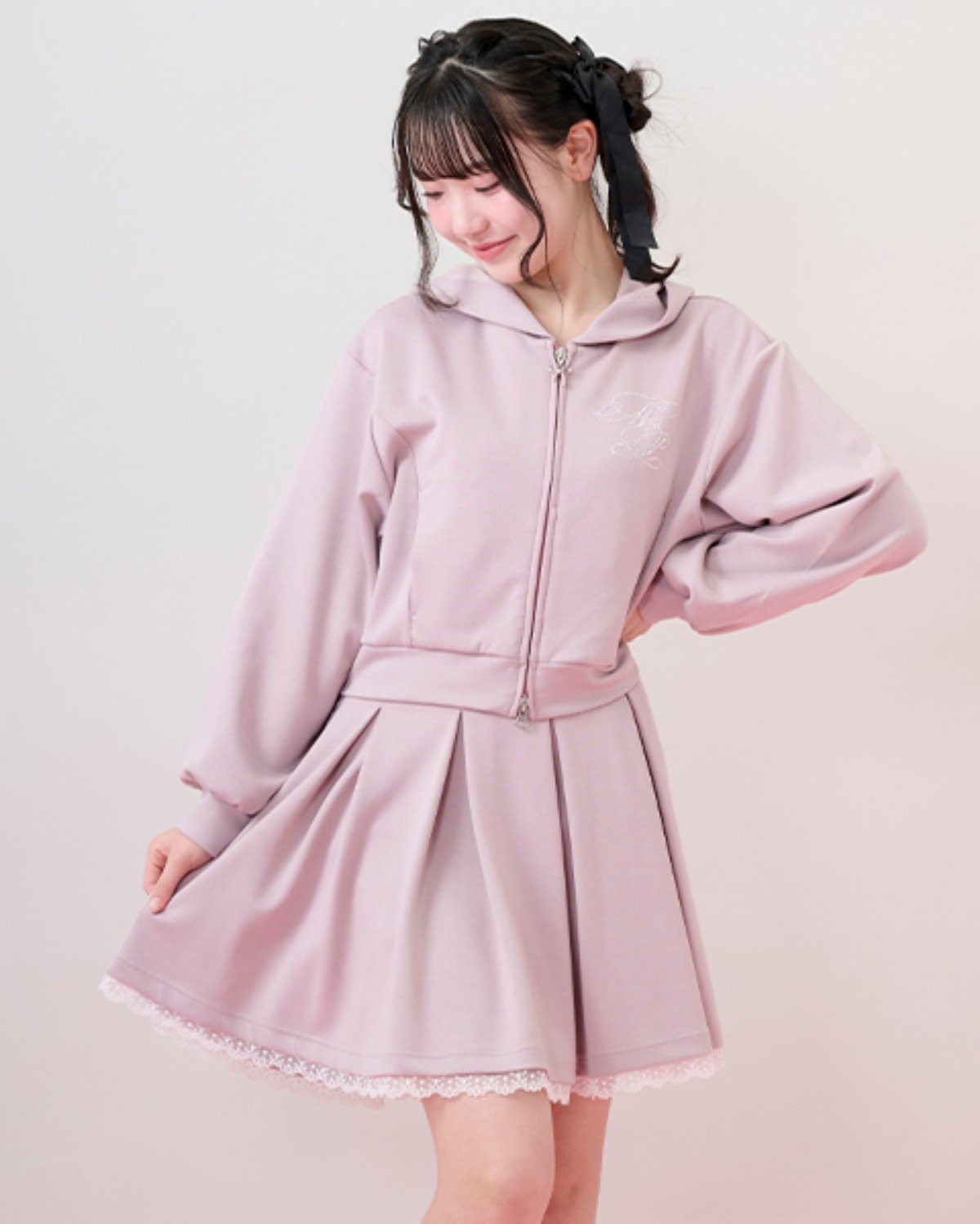 【ナルミヤ オンライン/NARUMIYA ONELINE / KIDS】のキラキラロゴジップパーカ トリムレーススカパンセットアップ インテリア・キッズ・メンズ・レディースファッション・服の通販 founy(ファニー) 　ファッション　Fashion　キッズファッション　Fashion for Kids　おすすめ　Recommended / Our Picks　ストーン　Stone, Gem-Like　セットアップ　Set-Up, Coordinated Outfit　ポケット　Pocket, Pocket Detail　ルーズ　Loose, Oversized　レース　Lace, Lace Fabric　A/W・秋冬　Autumn/Winter　ピンク|ID: prp329100004813008 ipo3291000000034943913