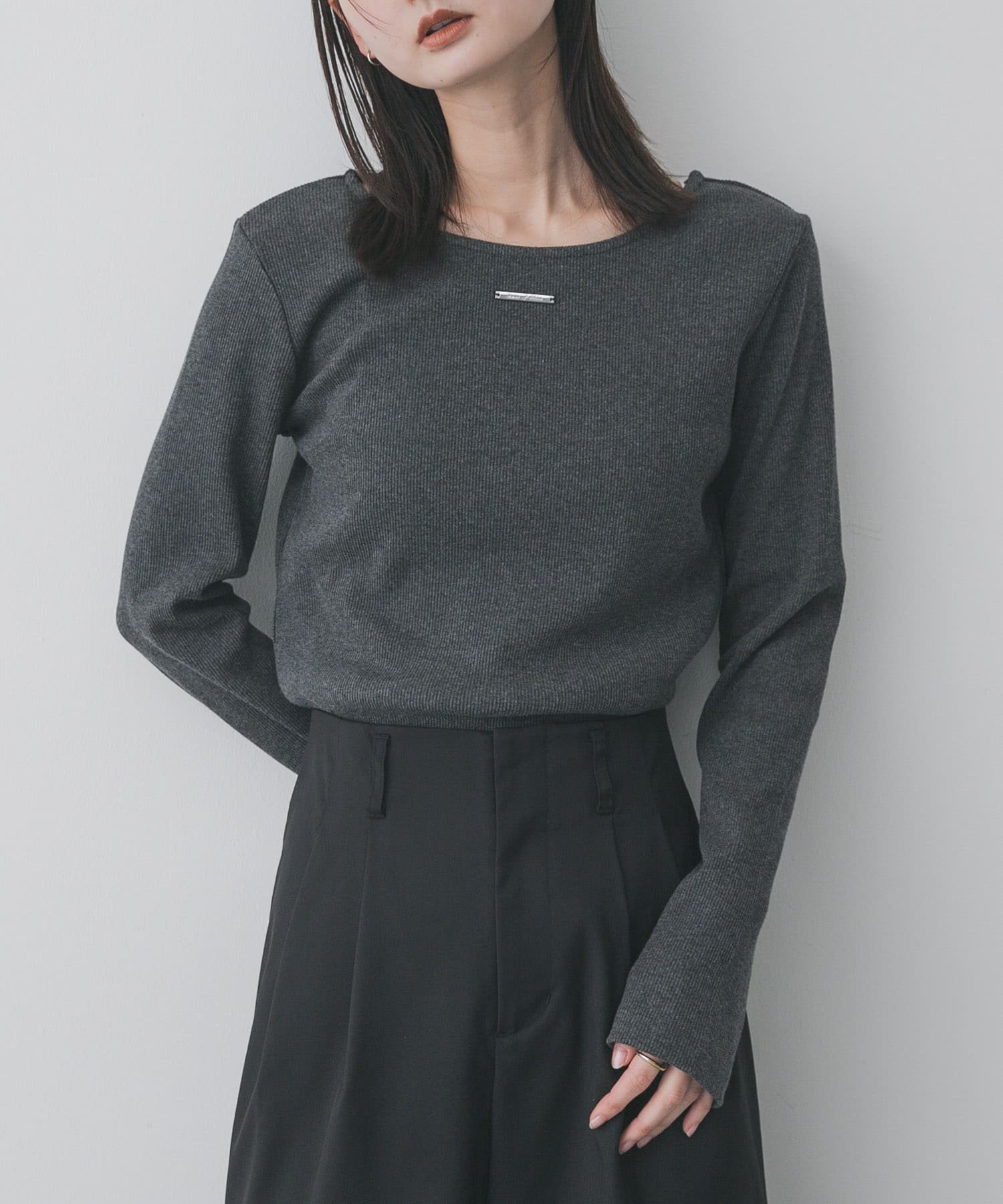 【センスオブプレイス/SENSE OF PLACE by URBAN RESEARCH】のプレートツキバレエネックトップ 人気、トレンドファッション・服の通販 founy(ファニー) 　ファッション　Fashion　レディースファッション　Fashion for Women　2026年　2026　シンプル　Simple, Minimal　デコルテ　Décolleté, Neckline　トレンド　Trend, Trending Now　フィット　Fit, Slim Fit　フロント　Front, Front Design　プレート　Plate, Dish　メタル　Metal, Metal Parts　エレガント 上品　Elegant　夏　Summer　S/S・春夏　SS, Spring/Summer, Warm Season　 other-1|ID: prp329100004813035 ipo3291000000034944285