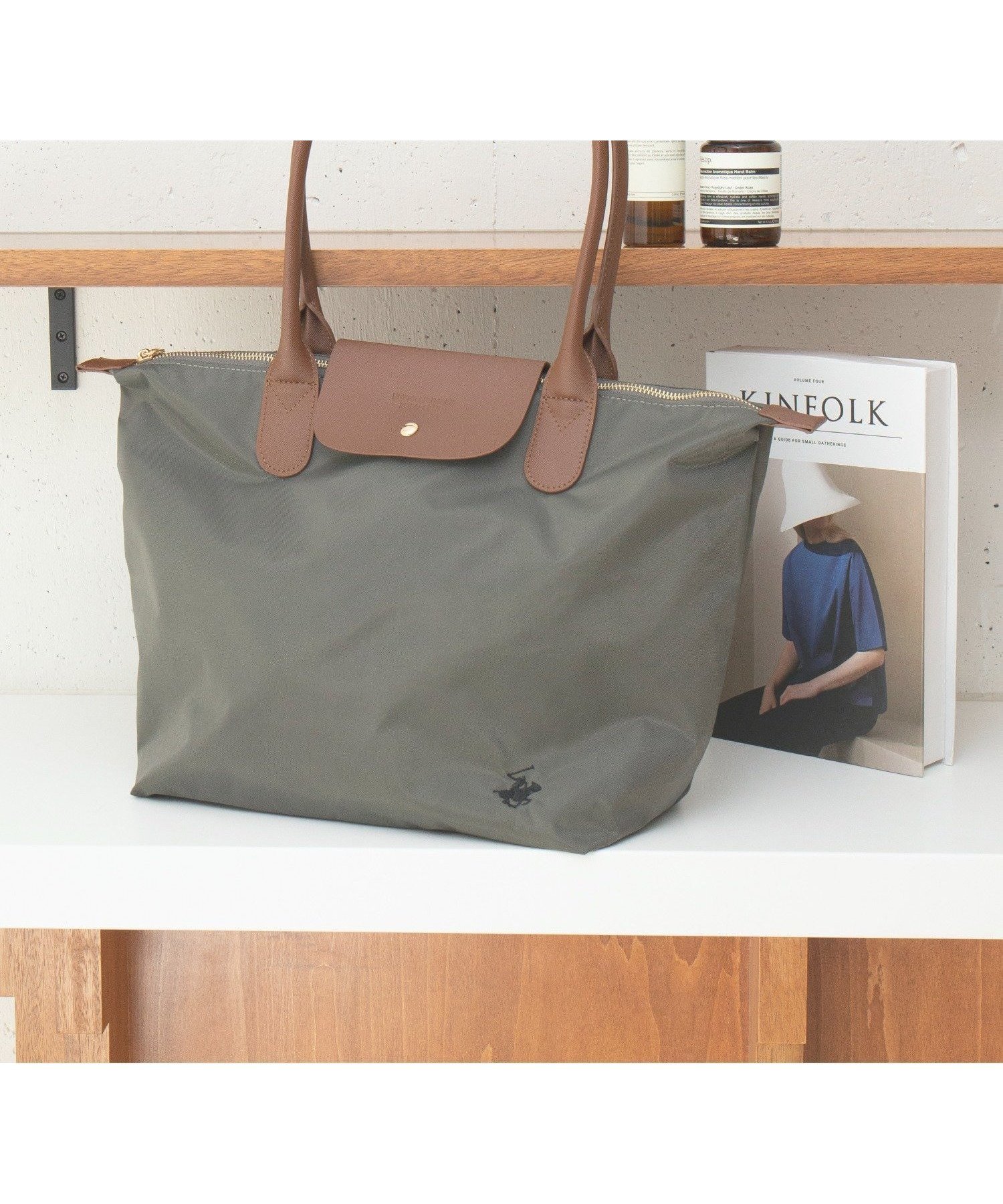 【セットアップセブン/SETUP7】のBEVERLY HILLS POLO CLUB/【別注】ナイロンPUハンドルトート 大 ポロ インテリア・キッズ・メンズ・レディースファッション・服の通販 founy(ファニー) 　ファッション　Fashion　レディースファッション　Fashion for Women　バッグ　Bags　アクセサリー　Fashion Accessories　厚底　Platform Shoes　ショルダー　Shoulder, Shoulder Strap　スキニー　Skinny, Slim Fit　スニーカー　Sneakers, Trainers　スラックス　Slacks, Dress Pants　セットアップ　Set-Up, Coordinated Outfit　ダウン　Down, Puffer　デニム　Denim, Jeans Material　トレンド　Trend, Trending Now　定番　Standard, Basic Item　ハーフ　Half, Half-Length　フォルム　Silhouette, Form　別注　Limited Edition, Custom Order　ムートン　Shearling, Mouton　ロング　Long, Long-Length　ワイド　Wide, Wide Fit　再入荷　Restock / Back in Stock　おすすめ　Recommended / Our Picks　エレガント 上品　Elegant　ビジネス 仕事 通勤　Business / Work / Commuting　GRY|ID: prp329100004813043 ipo3291000000034944359