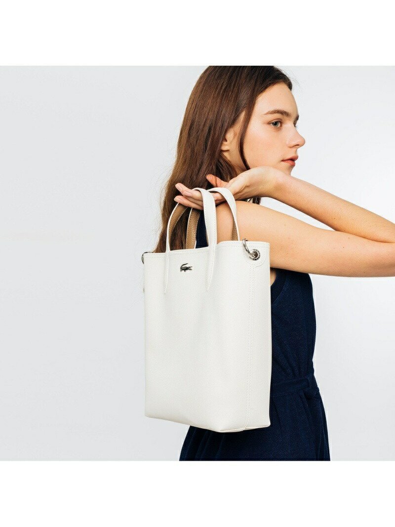 【ラコステ/LACOSTE】のANNAリバーシブル縦型 トートバッグ / 2WAY インテリア・キッズ・メンズ・レディースファッション・服の通販 founy(ファニー) 　ファッション　Fashion　レディースファッション　Fashion for Women　バッグ　Bags　キャンバス　Canvas, Canvas Fabric　クラッチ　Clutch, Clutch Bag　スマート　Smart, Elegant　ポロシャツ　Polo Shirt, Collared Tee　リアル　Real, Realistic　リバーシブル　Reversible, Two-Sided　ワンポイント　One Point, Statement Accent　鹿の子　Piqué, Kanoko Fabric　アイボリー[E39]|ID: prp329100004813054 ipo3291000000034944424