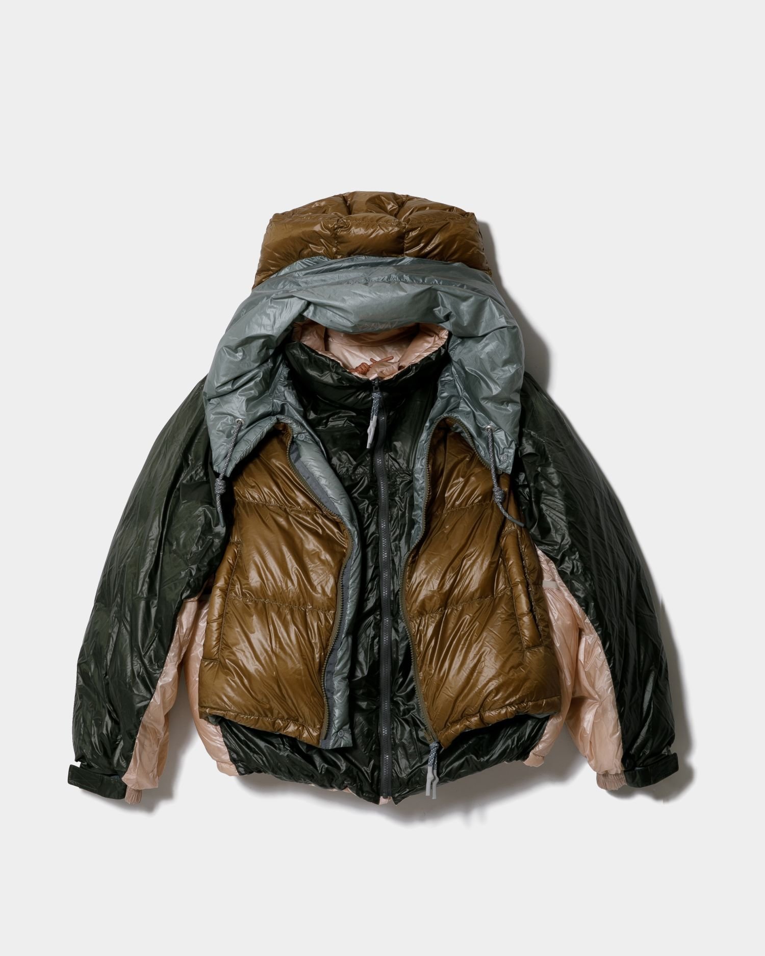 【ビューティフル ピープル/beautiful people】のNANGA multilayering down vest blouson インテリア・キッズ・メンズ・レディースファッション・服の通販 founy(ファニー) 　ファッション　Fashion　レディースファッション　Fashion for Women　アウター　Coat / Outerwear Collection　ブルゾンジャケット・スポーティアウター　Blouson Jackets　トップス・カットソー　Cut & Sew Tops　ベスト&ジレ / 重ね着スタイル　Vests & Gilets　アウトドア　Outdoor Clothing　軽量　Lightweight, Ultra Light　スタンド　Stand Collar, Upright Stand　タフタ　Taffeta, Structured Fabric　ダウン　Down, Puffer　パターン　Pattern, Design Print　ブルゾン　Blouson, Bomber Jacket　プリント　Print, Printed Pattern　ベスト　Vest, Waistcoat　リバーシブル　Reversible, Two-Sided　charcoal|ID: prp329100004813086 ipo3291000000034944752