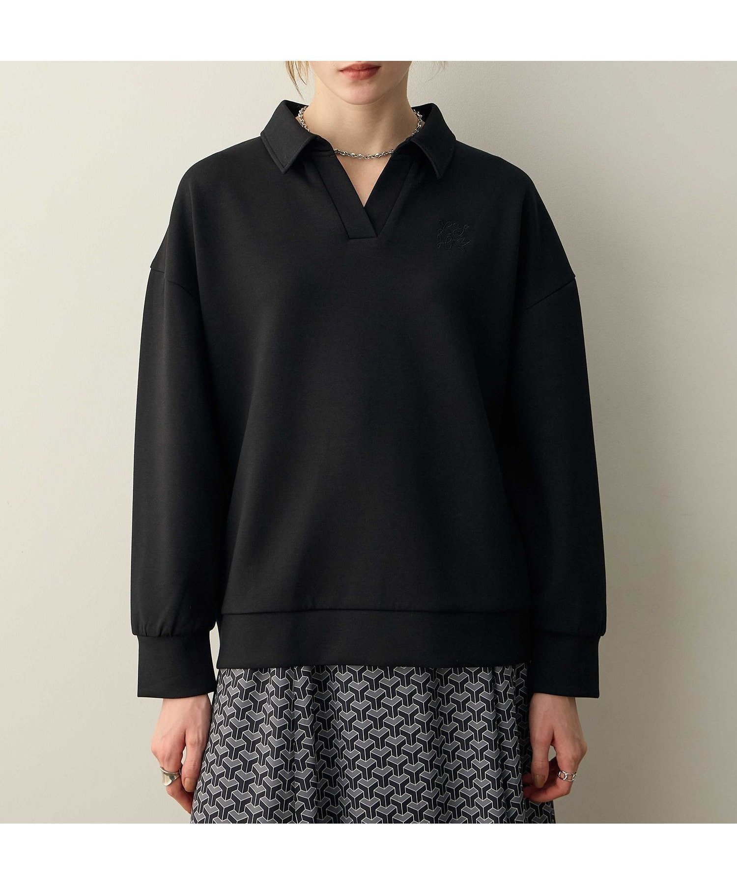 【ルスークホリデー/LE SOUK HOLIDAY】のダンボールスキッパーネックプルオーバー インテリア・キッズ・メンズ・レディースファッション・服の通販 founy(ファニー) ファッション Fashion レディースファッション Fashion for Women トップス・カットソー Cut & Sew Tops カジュアルプルオーバー・ニットトップス Pullovers & Knit Tops / Casual Pullovers おすすめ Recommended / Our Picks スキッパー Skipper, Open Collar ワンポイント One Point, Statement Accent エレガント 上品 Elegant ブラック|ID: prp329100004813093 ipo3291000000034944850