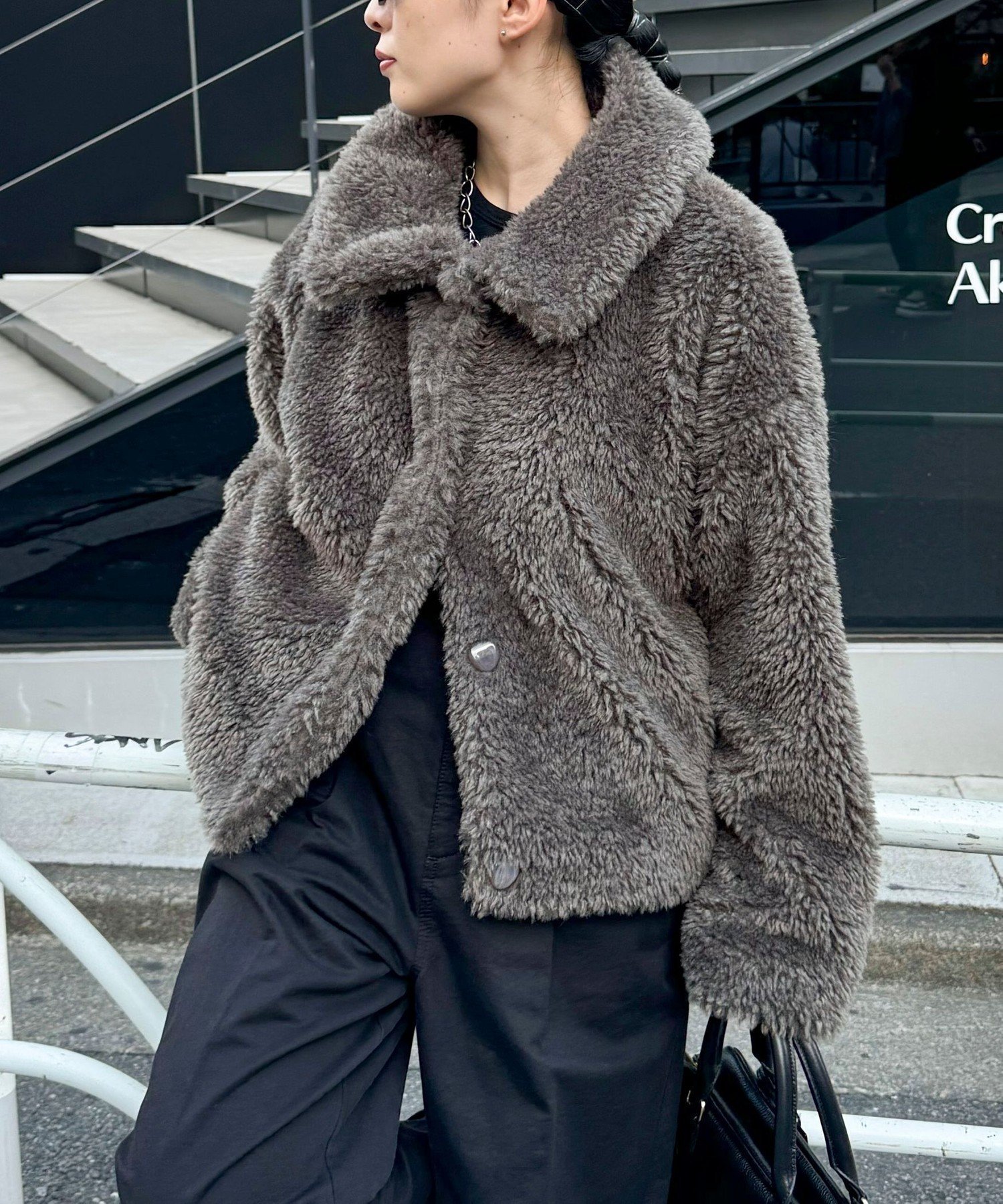 【フレディ&グロスター/FREDY&GLOSTER】のフェイクファーコート インテリア・キッズ・メンズ・レディースファッション・服の通販 founy(ファニー) ファッション Fashion レディースファッション Fashion for Women アウター Coat / Outerwear Collection コート・ロングコート・ピーコート Long Coats, Peacoats & More 今季 This Season, Current Season デニム Denim, Jeans Material 人気 Popular, Best Seller バランス Balance, Style Balance フェイクファー Faux Fur, Imitation Fur おすすめ Recommended / Our Picks 2025年 2025 2025-2026秋冬・A/W Autumn/Winter 2025–26 AW25–26 チャコールグレー|ID: prp329100004813175 ipo3291000000034945589