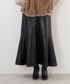 【マイカ ディール/MICA & DEAL】のフェイクレザーフレアスカート 2サイズ展開 人気、トレンドファッション・服の通販 founy(ファニー) ファッション Fashion レディースファッション Fashion for Women スカート Skirts Aライン・フレアスカート A-Line & Flared Skirts スウェット / スエット Sweatshirt, Sweatwear フェミニン Feminine, Girly フレア Flare, Flared ポケット Pocket, Pocket Detail A/W・秋冬 Autumn/Winter thumbnail BLACK|ID: prp329100004813320 ipo3291000000034947078