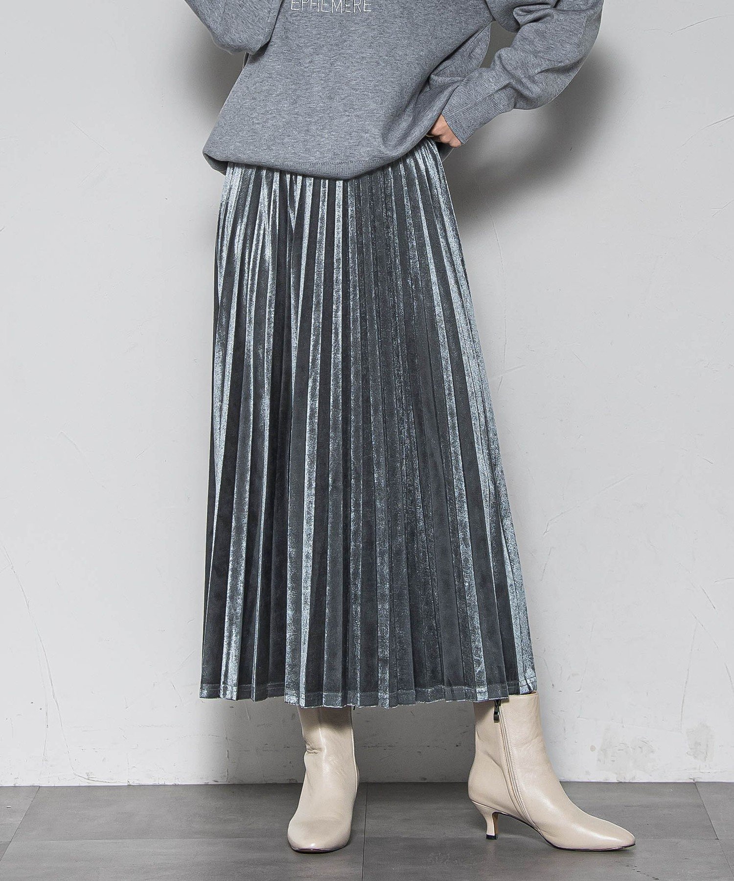 【メイソングレイ/MAYSON GREY】の【WEB限定】ストレッチベロアプリーツスカート≪手洗い可能≫ インテリア・キッズ・メンズ・レディースファッション・服の通販 founy(ファニー) 　ファッション　Fashion　レディースファッション　Fashion for Women　スカート　Skirts　プリーツスカート / 上品フェミニンスタイル　Pleated Skirts　2025年　2025　2025-2026秋冬・A/W　Autumn/Winter 2025–26 AW25–26　おすすめ　Recommended / Our Picks　スウェット / スエット　Sweatshirt, Sweatwear　ストレッチ　Stretch, Stretchy Fabric　プリーツ　Pleats, Pleated　ベロア　Velour, Soft Velvet　ミックス　Mix, Mixed Style　冬　Winter / This Winter　A/W・秋冬　Autumn/Winter　軽量　Lightweight, Ultra Light　チャコールグレー|ID: prp329100004813404 ipo3291000000034948097