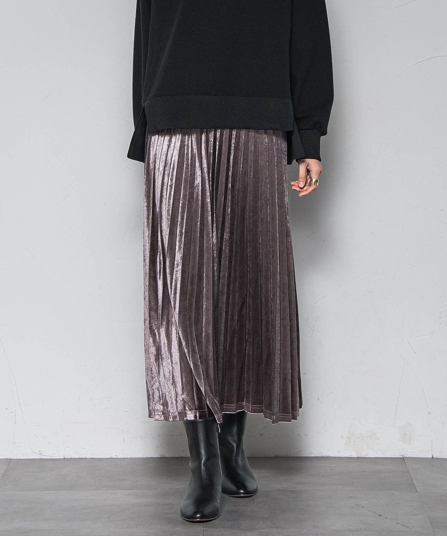 【メイソングレイ/MAYSON GREY】の【WEB限定】ストレッチベロアプリーツスカート≪手洗い可能≫ インテリア・キッズ・メンズ・レディースファッション・服の通販 founy(ファニー) 　ファッション　Fashion　レディースファッション　Fashion for Women　スカート　Skirts　プリーツスカート / 上品フェミニンスタイル　Pleated Skirts　2025年　2025　2025-2026秋冬・A/W　Autumn/Winter 2025–26 AW25–26　おすすめ　Recommended / Our Picks　スウェット / スエット　Sweatshirt, Sweatwear　ストレッチ　Stretch, Stretchy Fabric　プリーツ　Pleats, Pleated　ベロア　Velour, Soft Velvet　ミックス　Mix, Mixed Style　冬　Winter / This Winter　A/W・秋冬　Autumn/Winter　軽量　Lightweight, Ultra Light　ブラウン|ID: prp329100004813404 ipo3291000000034948100