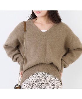 【マイカ ディール/MICA & DEAL】のラクーンVネックニットプルオーバー 人気、トレンドファッション・服の通販 founy(ファニー) ファッション Fashion レディースファッション Fashion for Women トップス・カットソー Cut & Sew Tops ニット Knit Tops & Sweaters カジュアルプルオーバー・ニットトップス Pullovers & Knit Tops / Casual Pullovers Vネックトップス V-Neck Tops / V-Cut Neckline Shirts インナー Innerwear シンプル Simple, Minimal スラックス Slacks, Dress Pants ロング Long, Long-Length |ID:prp329100004813455