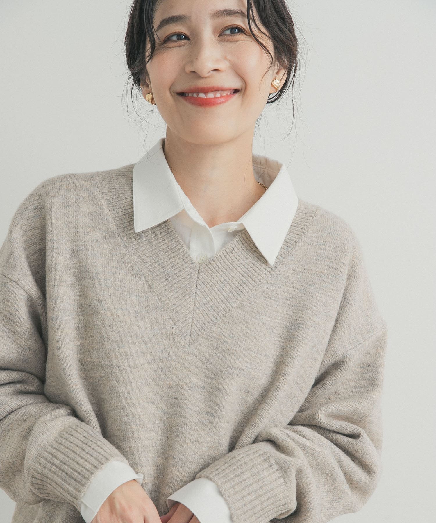 【アーバンリサーチ ドアーズ/URBAN RESEARCH DOORS】のVネックKNITプルオーバー インテリア・キッズ・メンズ・レディースファッション・服の通販 founy(ファニー) 　ファッション　Fashion　レディースファッション　Fashion for Women　トップス・カットソー　Cut & Sew Tops　ニット　Knit Tops & Sweaters　カジュアルプルオーバー・ニットトップス　Pullovers & Knit Tops / Casual Pullovers　Vネックトップス　V-Neck Tops / V-Cut Neckline Shirts　2025年　2025　2025-2026秋冬・A/W　Autumn/Winter 2025–26 AW25–26　冬　Winter / This Winter　インナー　Innerwear　カットソー　Cut and Sewn Top　ミドル　Middle Length, Mid Height　エレガント 上品　Elegant　A/W・秋冬　Autumn/Winter　ベージュ系その他|ID: prp329100004813611 ipo3291000000034950679