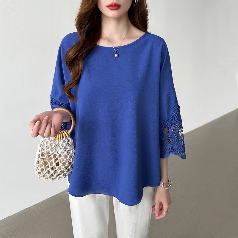 【ココモモ/COCOMOMO】の袖レースブラウス チュニックブラウス ゆったり体型カバー ブラウス 七分袖 インテリア・キッズ・メンズ・レディースファッション・服の通販 founy(ファニー) 　ファッション　Fashion　レディースファッション　Fashion for Women　トップス・カットソー　Cut & Sew Tops　シャツ・ブラウス・オフィスカジュアル　Elegant Blouses & Button-Ups　エレガント 上品　Elegant　チュニック　Tunic, Long Top　レース　Lace, Lace Fabric　切替　Switching, Contrast Panel　透かし　Cut-Out, Lacework　ブルー|ID: prp329100004813633 ipo3291000000034951055