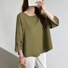 【ココモモ/COCOMOMO】の袖レースブラウス チュニックブラウス ゆったり体型カバー ブラウス 七分袖 人気、トレンドファッション・服の通販 founy(ファニー) ファッション Fashion レディースファッション Fashion for Women トップス・カットソー Cut & Sew Tops シャツ・ブラウス・オフィスカジュアル Elegant Blouses & Button-Ups エレガント 上品 Elegant チュニック Tunic, Long Top レース Lace, Lace Fabric 切替 Switching, Contrast Panel 透かし Cut-Out, Lacework thumbnail カーキ|ID: prp329100004813633 ipo3291000000034951058