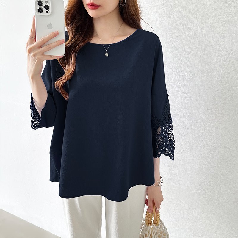 【ココモモ/COCOMOMO】の袖レースブラウス チュニックブラウス ゆったり体型カバー ブラウス 七分袖 インテリア・キッズ・メンズ・レディースファッション・服の通販 founy(ファニー) 　ファッション　Fashion　レディースファッション　Fashion for Women　トップス・カットソー　Cut & Sew Tops　シャツ・ブラウス・オフィスカジュアル　Elegant Blouses & Button-Ups　エレガント 上品　Elegant　チュニック　Tunic, Long Top　レース　Lace, Lace Fabric　切替　Switching, Contrast Panel　透かし　Cut-Out, Lacework　ネイビー|ID: prp329100004813633 ipo3291000000034951059