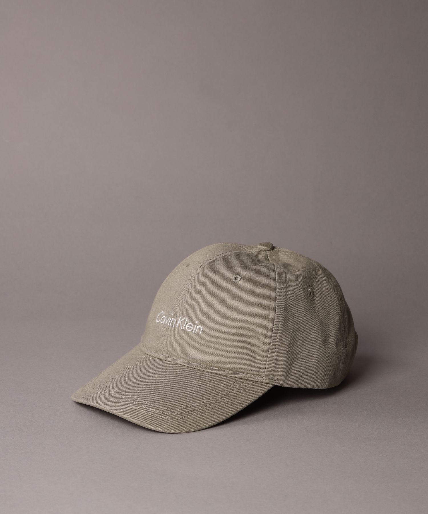 【カルバンクライン/Calvin Klein】の【公式ショップ】 カルバンクライン ロゴエンブロイダリーベースボールキャップ Calvin Klein Jeans Accessory 4D5013G インテリア・キッズ・メンズ・レディースファッション・服の通販 founy(ファニー) 　ファッション　Fashion　レディースファッション　Fashion for Women　おすすめ　Recommended / Our Picks　キャップ　Cap, Baseball Cap　ジャケット　Jacket, Outerwear　ジーンズ　Jeans, Denim Pants　パーカー　Hoodie, Parka　モダン　Modern, Contemporary　Vintage Khaki|ID: prp329100004813875 ipo3291000000034960813