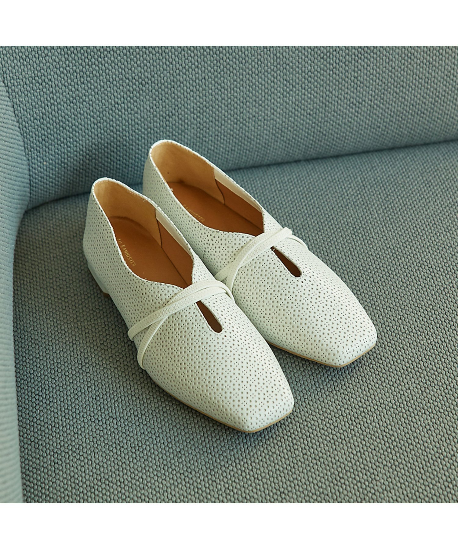 【オゥ バニスター/Au BANNISTER】の【YouTuber紹介】ストラップソフトレザー フラットシューズ インテリア・キッズ・メンズ・レディースファッション・服の通販 founy(ファニー) 　ファッション　Fashion　レディースファッション　Fashion for Women　シューズ　Shoes, Footwear　フィット　Fit, Slim Fit　フラット　Flat, Flat Shoes　ラップ　Wrap, Wrap Design　おすすめ　Recommended / Our Picks　ビジネス 仕事 通勤　Business / Work / Commuting　ホワイト|ID: prp329100004814035 ipo3291000000034962419