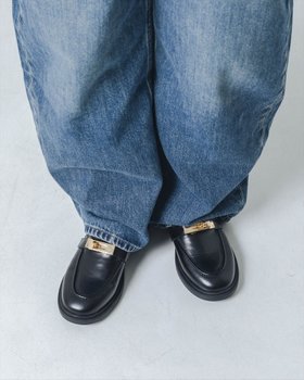 【イーボル/EVOL】の【クッション入り・柔らかい】バックルラウンドローファー 人気、トレンドファッション・服の通販 founy(ファニー) ファッション Fashion レディースファッション Fashion for Women バッグ Bags クッション Cushion, Throw Pillow ソックス Socks, Hosiery フィット Fit, Slim Fit フォルム Silhouette, Form モチーフ Motif, Design Theme ワンポイント One Point, Statement Accent おすすめ Recommended / Our Picks 旅行 Travel ビジネス 仕事 通勤 Business / Work / Commuting 2025年 2025 2025-2026秋冬・A/W Autumn/Winter 2025–26 AW25–26 |ID:prp329100004814062