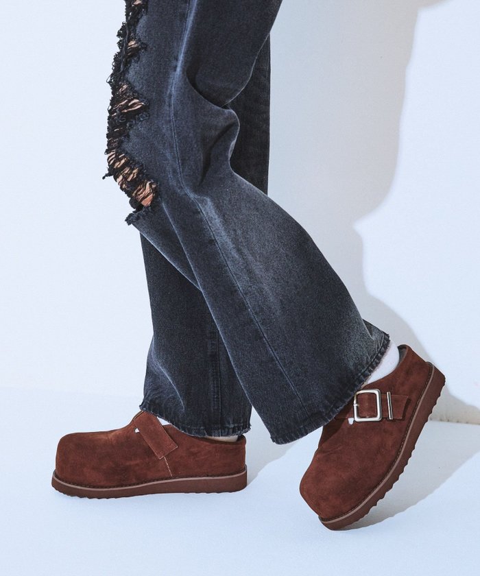 【ジーナシス/JEANASiS】のボリュームクロッグシューズ インテリア・キッズ・メンズ・レディースファッション・服の通販 founy(ファニー) https://founy.com/ ファッション Fashion レディースファッション Fashion for Women おすすめ Recommended / Our Picks クッション Cushion, Throw Pillow シューズ Shoes, Footwear シンプル Simple, Minimal トレンド Trend, Trending Now フェイクレザー Faux Leather, PU Leather フェミニン Feminine, Girly フォルム Silhouette, Form ボトム Bottoms, Lower Wear ロング Long, Long-Length 厚底 Platform Shoes 抗菌 Antibacterial, Bacteria-Resistant |ID: prp329100004814092 ipo3291000000034962844