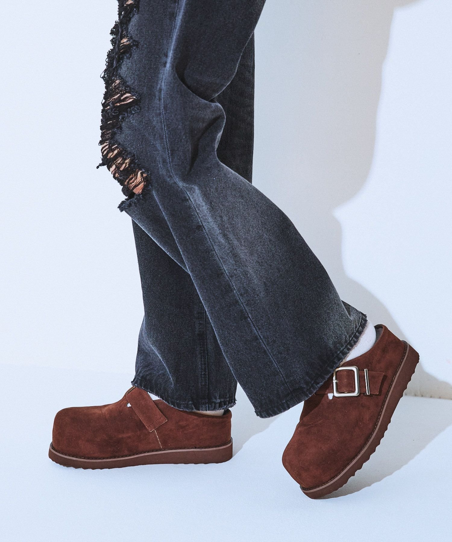 【ジーナシス/JEANASiS】のボリュームクロッグシューズ 人気、トレンドファッション・服の通販 founy(ファニー) 　ファッション　Fashion　レディースファッション　Fashion for Women　おすすめ　Recommended / Our Picks　クッション　Cushion, Throw Pillow　シューズ　Shoes, Footwear　シンプル　Simple, Minimal　トレンド　Trend, Trending Now　フェイクレザー　Faux Leather, PU Leather　フェミニン　Feminine, Girly　フォルム　Silhouette, Form　ボトム　Bottoms, Lower Wear　ロング　Long, Long-Length　厚底　Platform Shoes　抗菌　Antibacterial, Bacteria-Resistant　 other-1|ID: prp329100004814092 ipo3291000000034962844