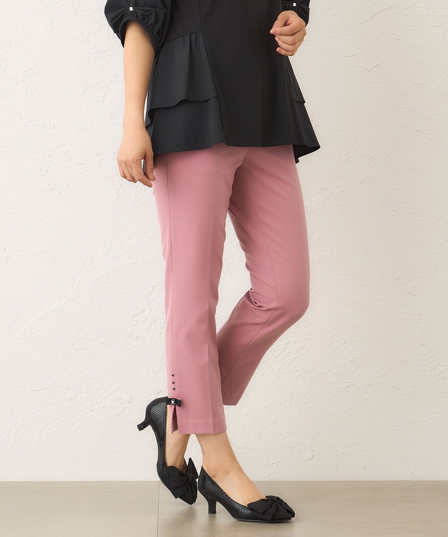 【トゥー ビー シック/TO BE CHIC】のウールライク スリムパンツ インテリア・キッズ・メンズ・レディースファッション・服の通販 founy(ファニー) 　ファッション　Fashion　レディースファッション　Fashion for Women　パンツ　Pants & Trousers　ストレッチ　Stretch, Stretchy Fabric　スリム　Slim, Slim Fit　センター　Center, Center Line　パターン　Pattern, Design Print　モチーフ　Motif, Design Theme　定番　Standard, Basic Item　ピンク|ID: prp329100004814191 ipo3291000000034964022