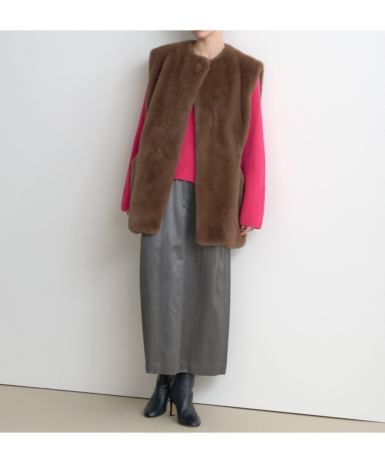 【ハウス オブ ロータス/HOUSE OF LOTUS】のショートパイルフェイクファージレ 人気、トレンドファッション・服の通販 founy(ファニー) 　ファッション　Fashion　レディースファッション　Fashion for Women　アウター　Coat / Outerwear Collection　トップス・カットソー　Cut & Sew Tops　ベスト&ジレ / 重ね着スタイル　Vests & Gilets　おすすめ　Recommended / Our Picks　カッティング　Cutting Detail　ショート　Short, Short Length　トレンド　Trend, Trending Now　フェイクファー　Faux Fur, Imitation Fur　フォルム　Silhouette, Form　ポケット　Pocket, Pocket Detail　今季　This Season, Current Season　A/W・秋冬　Autumn/Winter　 other-1|ID: prp329100004814192 ipo3291000000034964015