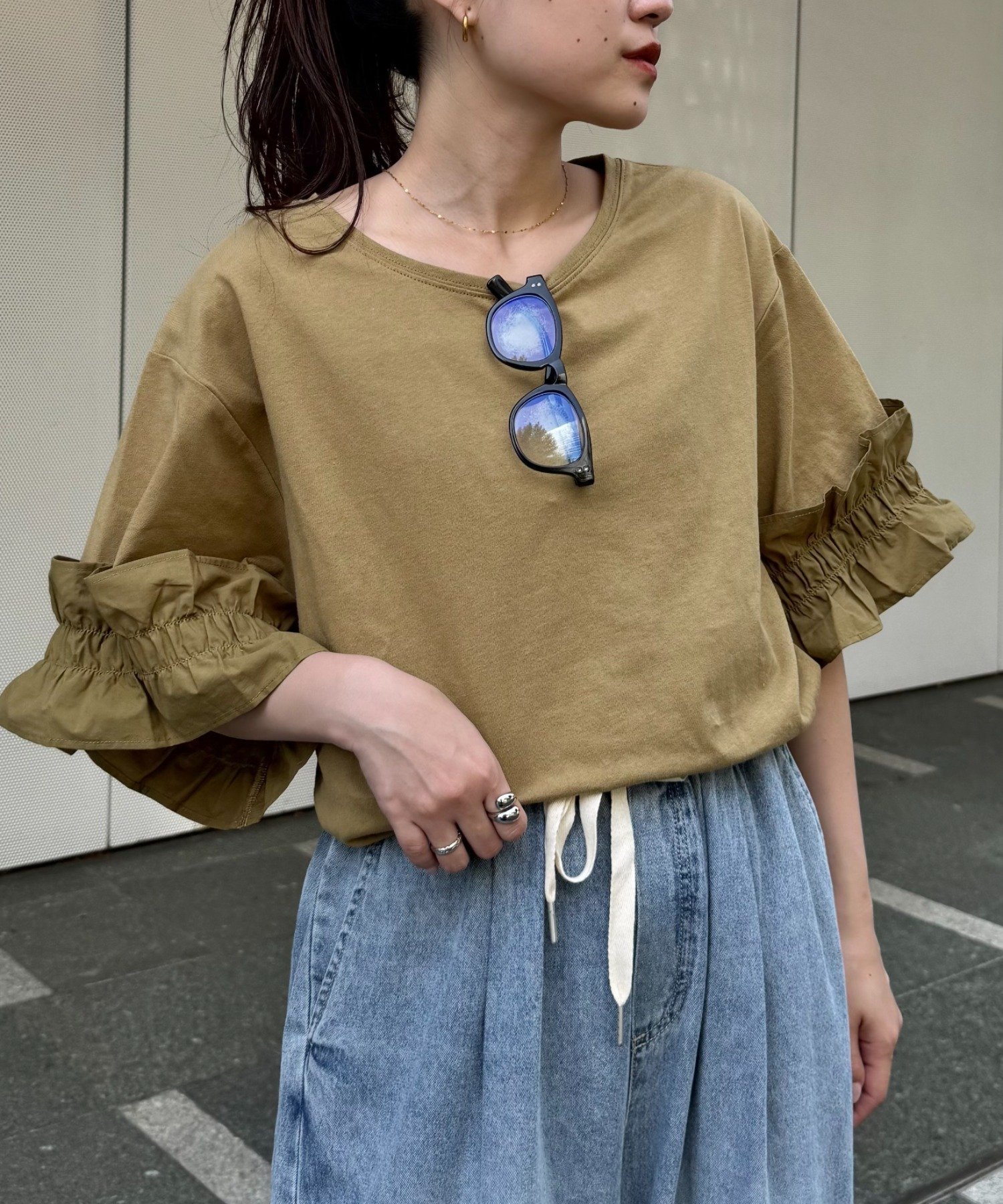 【チャオパニックティピー/CIAOPANIC TYPY】の袖ギャザーフリルデザインカットソー インテリア・キッズ・メンズ・レディースファッション・服の通販 founy(ファニー) 　ファッション　Fashion　レディースファッション　Fashion for Women　トップス・カットソー　Cut & Sew Tops　カットソー・ベーシックTシャツ　Cut-and-Sewn Tops / Stretch Tees & Basics　スラックス　Slacks, Dress Pants　デニム　Denim, Jeans Material　フリル　Frill, Ruffle　ベーシック　Basic, Essential　プチプライス・低価格　Affordable / Budget Price　おすすめ　Recommended / Our Picks　カーキ|ID: prp329100004814224 ipo3291000000034964219