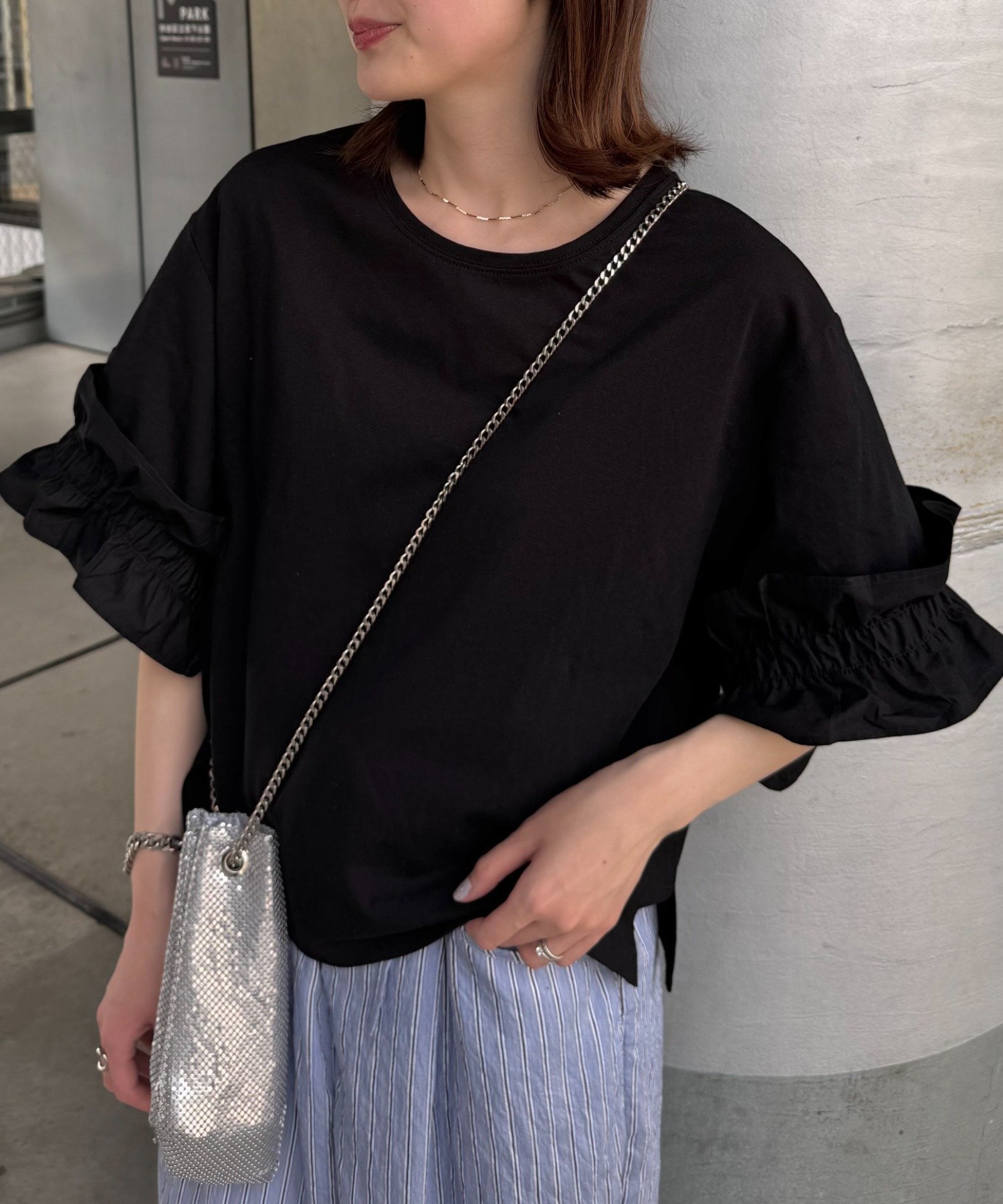 【チャオパニックティピー/CIAOPANIC TYPY】の袖ギャザーフリルデザインカットソー インテリア・キッズ・メンズ・レディースファッション・服の通販 founy(ファニー) 　ファッション　Fashion　レディースファッション　Fashion for Women　トップス・カットソー　Cut & Sew Tops　カットソー・ベーシックTシャツ　Cut-and-Sewn Tops / Stretch Tees & Basics　スラックス　Slacks, Dress Pants　デニム　Denim, Jeans Material　フリル　Frill, Ruffle　ベーシック　Basic, Essential　プチプライス・低価格　Affordable / Budget Price　おすすめ　Recommended / Our Picks　ブラック|ID: prp329100004814224 ipo3291000000034964220