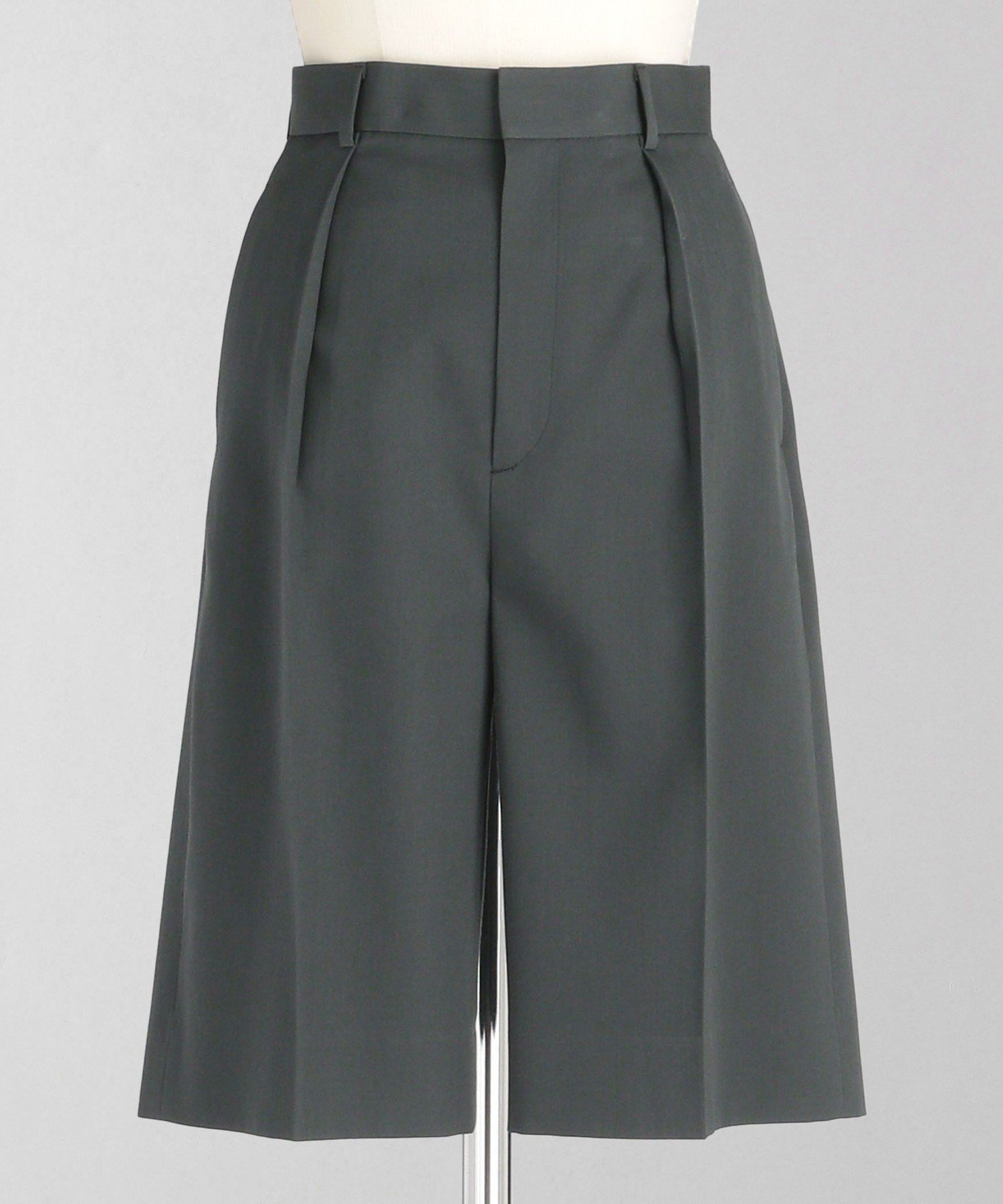 【ユナイテッドアローズ/UNITED ARROWS】のLOEFF ウール ギャバ バミューダパンツ 人気、トレンドファッション・服の通販 founy(ファニー) 　ファッション　Fashion　レディースファッション　Fashion for Women　パンツ　Pants & Trousers　カットソー　Cut and Sewn Top　ショーツ　Shorts, Short Pants　ジャケット　Jacket, Outerwear　スニーカー　Sneakers, Trainers　セットアップ　Set-Up, Coordinated Outfit　アウトレット　Outlet / Clearance　おすすめ　Recommended / Our Picks　 other-1|ID: prp329100004814256 ipo3291000000034964558