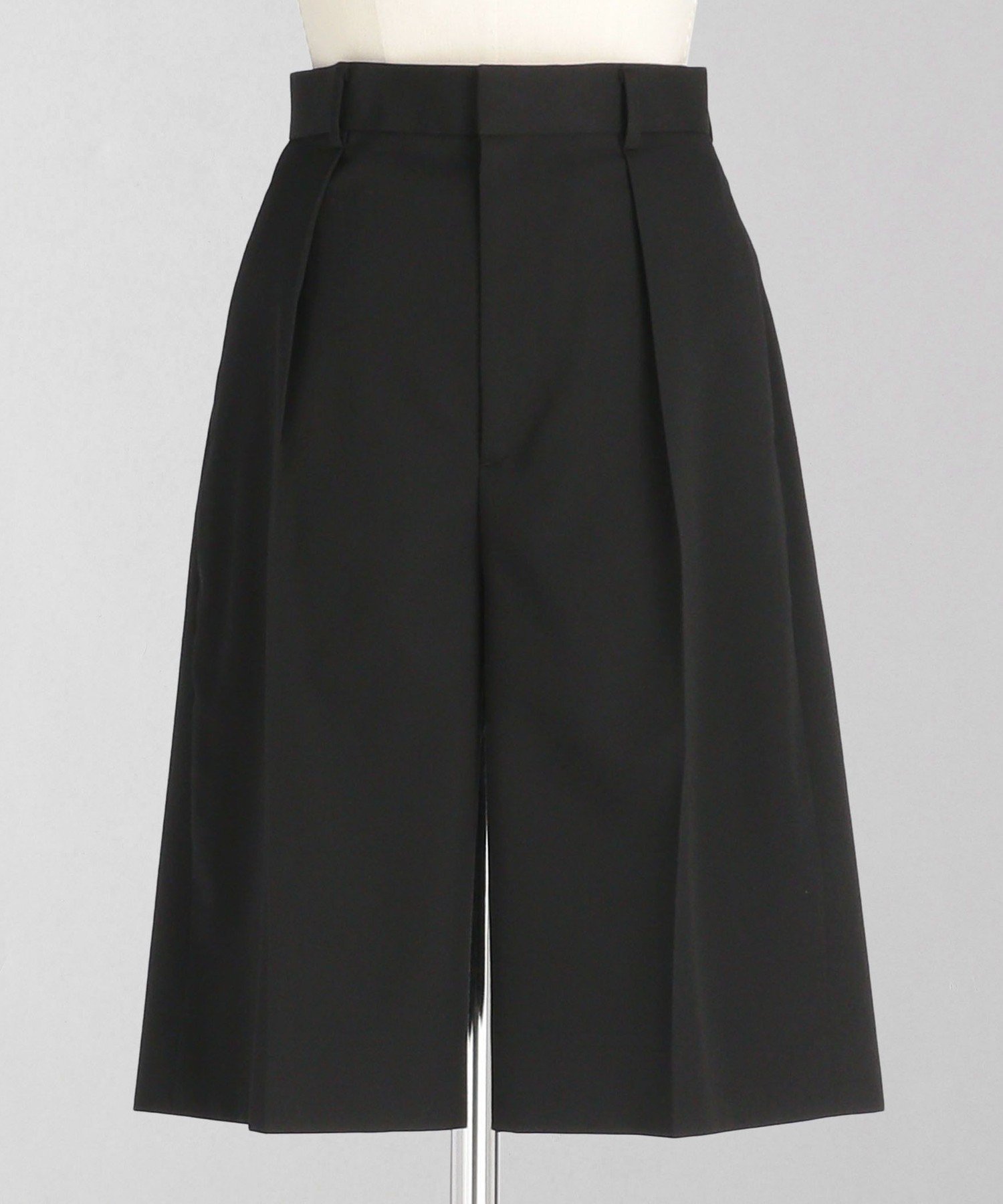 【ユナイテッドアローズ/UNITED ARROWS】のLOEFF ウール ギャバ バミューダパンツ インテリア・キッズ・メンズ・レディースファッション・服の通販 founy(ファニー) 　ファッション　Fashion　レディースファッション　Fashion for Women　パンツ　Pants & Trousers　カットソー　Cut and Sewn Top　ショーツ　Shorts, Short Pants　ジャケット　Jacket, Outerwear　スニーカー　Sneakers, Trainers　セットアップ　Set-Up, Coordinated Outfit　アウトレット　Outlet / Clearance　おすすめ　Recommended / Our Picks　BLACK|ID: prp329100004814256 ipo3291000000034964561