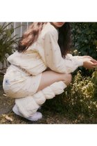 【リエンダ/rienda】の【一部店舗・WEB限定】【RIENDA GOLF】フラワースニードジャケット 人気、トレンドファッション・服の通販 founy(ファニー) ファッション Fashion レディースファッション Fashion for Women アウター Coat / Outerwear Collection レディースジャケット・軽アウター Jackets インナー Innerwear ストレッチ Stretch, Stretchy Fabric スリーブ Sleeve, Long Sleeve / Short Sleeve セットアップ Set-Up, Coordinated Outfit トレンド Trend, Trending Now フラワー Flower, Floral ポケット Pocket, Pocket Detail 防寒 Cold Protection, Winter-Ready ラウンド Round, Round Neck 再入荷 Restock / Back in Stock おすすめ Recommended / Our Picks ゴルフ Golf thumbnail WHT|ID: prp329100004814286 ipo3291000000034964839