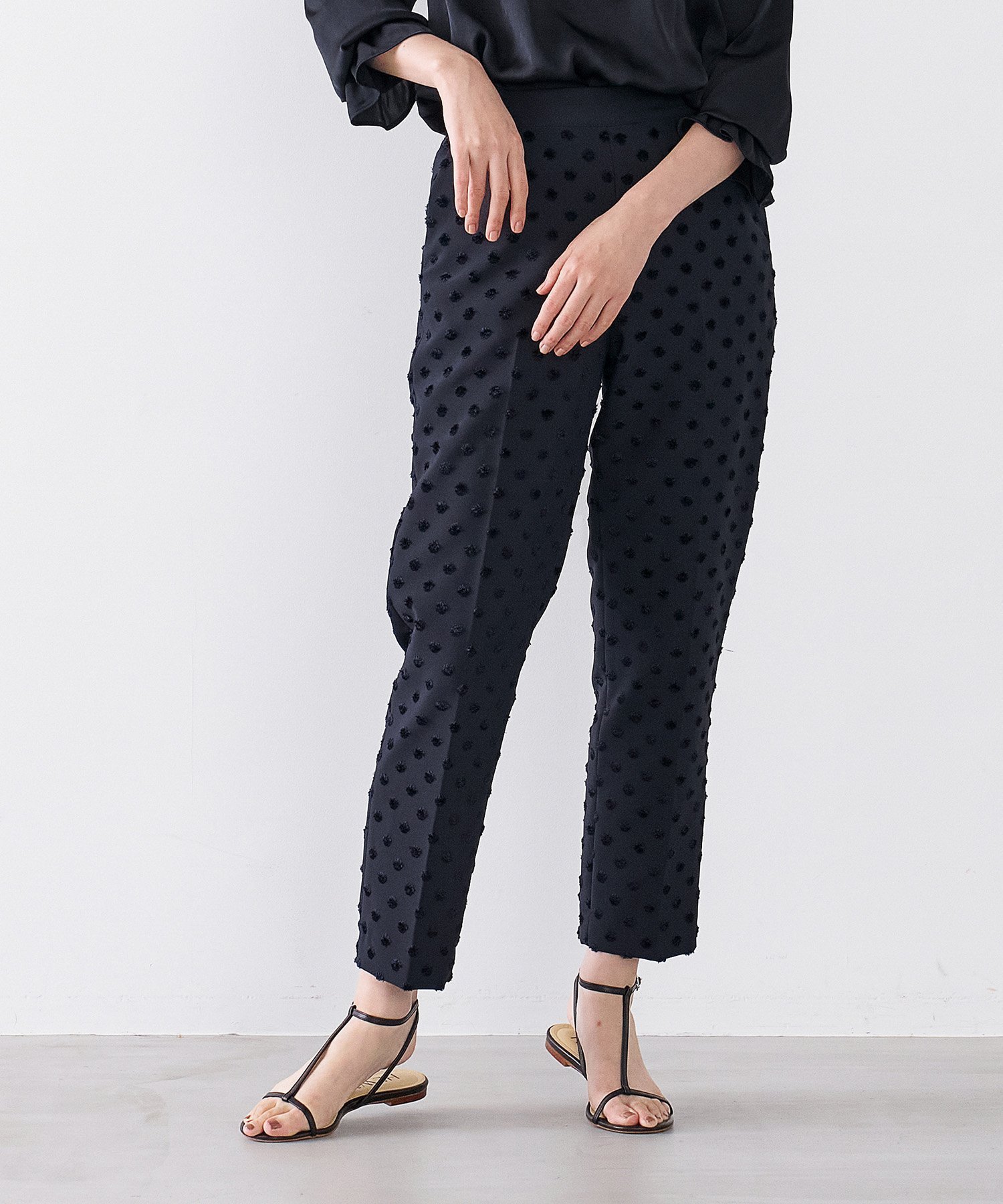 【マイカ ディール/MICA & DEAL】のドットジャガードテーパードパンツ 2サイズ展開 人気、トレンドファッション・服の通販 founy(ファニー) 　ファッション　Fashion　レディースファッション　Fashion for Women　パンツ　Pants & Trousers　シューズ　Shoes, Footwear　シンプル　Simple, Minimal　ドット　Polka Dot, Dot Pattern　フレンチ　French, French Style　ベーシック　Basic, Essential　リブニット　Rib Knit, Ribbed Knit　おすすめ　Recommended / Our Picks　 other-1|ID: prp329100004814293 ipo3291000000034964890