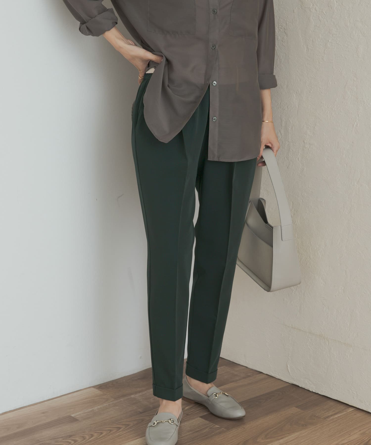 【アーバンリサーチ ドアーズ/URBAN RESEARCH DOORS】の『3サイズ展開』ストレッチテーパードイージーパンツ インテリア・キッズ・メンズ・レディースファッション・服の通販 founy(ファニー) ファッション Fashion レディースファッション Fashion for Women パンツ Pants & Trousers 2025年 2025 2025-2026秋冬・A/W Autumn/Winter 2025–26 AW25–26 冬 Winter / This Winter おすすめ Recommended / Our Picks ストレッチ Stretch, Stretchy Fabric スラックス Slacks, Dress Pants センター Center, Center Line ツイル Twist, Twisted Detail テーパード Tapered, Tapered Pants バランス Balance, Style Balance リラックス Relax, Relaxed Fit 人気 Popular, Best Seller ビジネス 仕事 通勤 Business / Work / Commuting 定番 Standard, Basic Item A/W・秋冬 Autumn/Winter GREEN|ID: prp329100004814299 ipo3291000000034964916