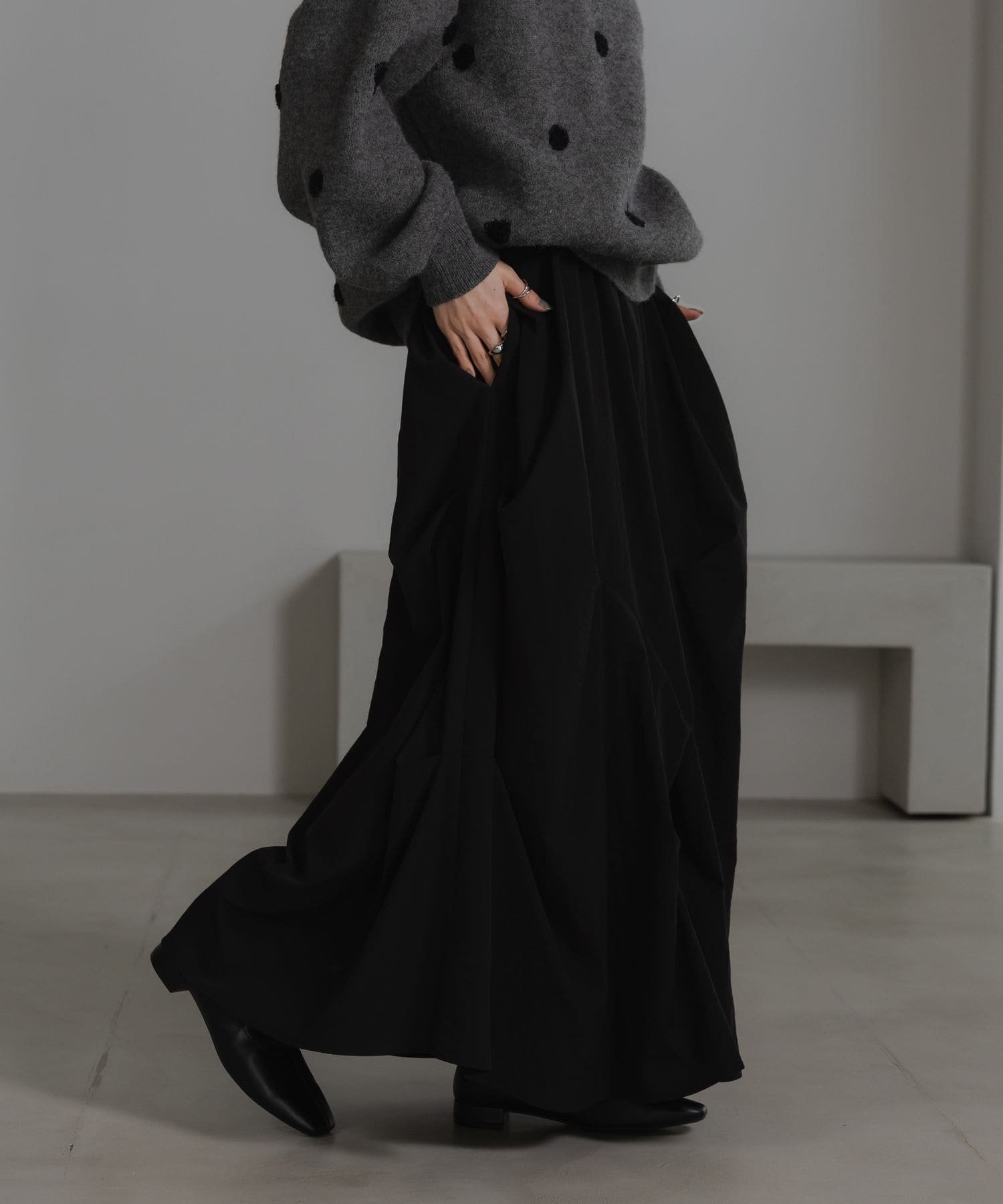 【ローリーズファーム/LOWRYS FARM】のタックボリュームスカート インテリア・キッズ・メンズ・レディースファッション・服の通販 founy(ファニー) 　ファッション　Fashion　レディースファッション　Fashion for Women　スカート　Skirts　おすすめ　Recommended / Our Picks　シンプル　Simple, Minimal　ドレープ　Drape, Draping Fabric　ヴィンテージ　Vintage Style　ブラック|ID: prp329100004814309 ipo3291000000034964979