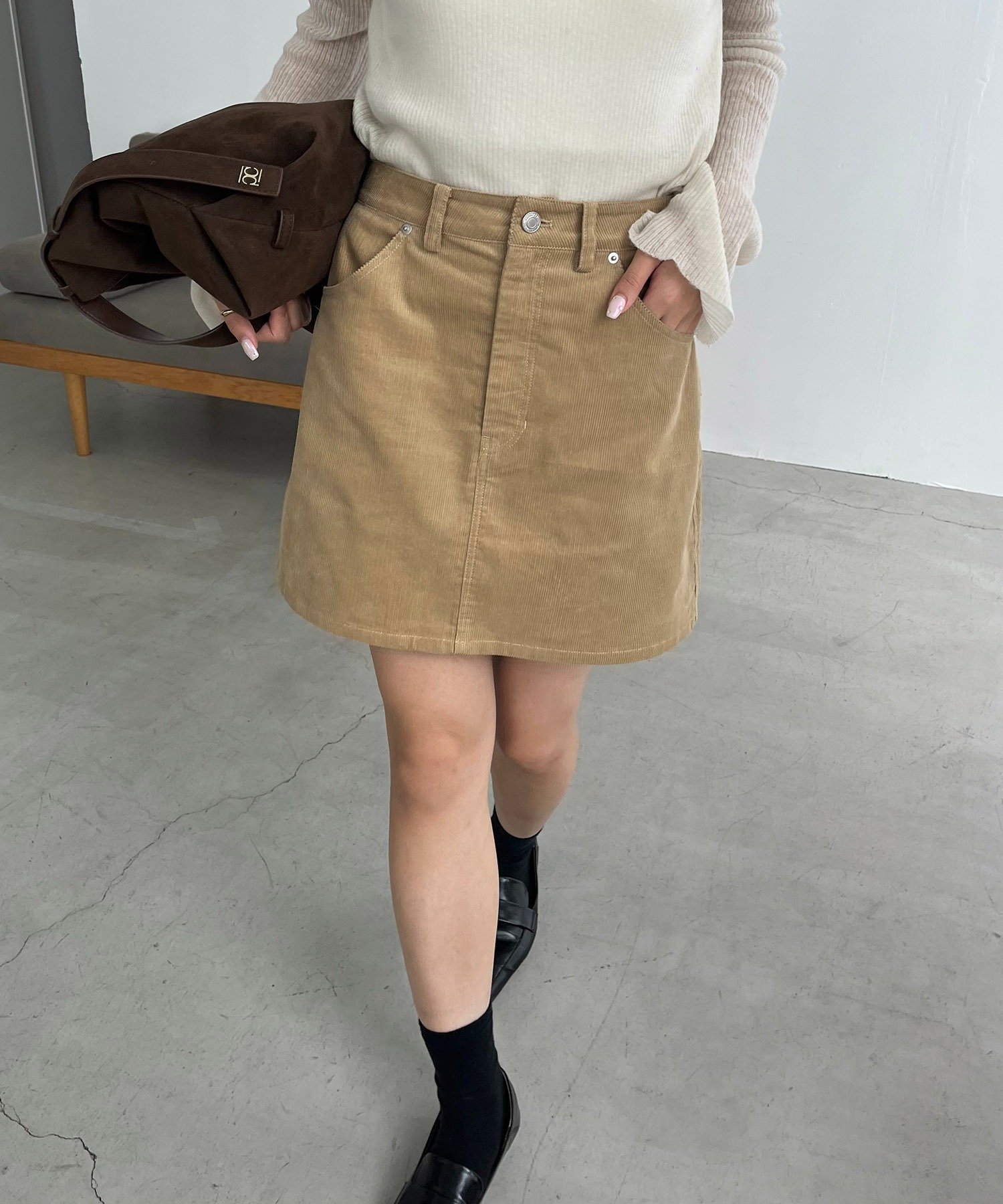 【カプリシューレマージュ/CAPRICIEUX LEMAGE】の【新色/レイヤード対応】コーデュロイ台形スカート インテリア・キッズ・メンズ・レディースファッション・服の通販 founy(ファニー) 　ファッション　Fashion　レディースファッション　Fashion for Women　スカート　Skirts　台形スカート・Aラインミニスカート　A-Line Skirts / Structured Mini Skirts　おすすめ　Recommended / Our Picks　インナー　Innerwear　コンパクト　Compact, Small Size　コーデュロイ　Corduroy, Cord Fabric　ジャケット　Jacket, Outerwear　スキッパー　Skipper, Open Collar　タイツ　Tights, Legwear　トレンド　Trend, Trending Now　ミニスカート　Mini Skirt, Short Skirt　今季　This Season, Current Season　冬　Winter / This Winter　台形　A-Line, Trapezoid Shape　ベージュ|ID: prp329100004814337 ipo3291000000034965198