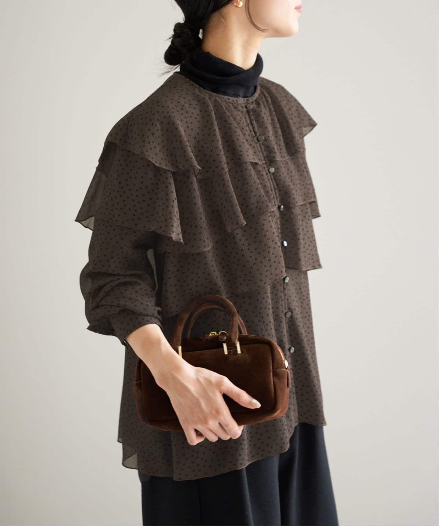 【イエナ/IENA】の《一部カラーWEB・一部店舗限定/追加》楊柳フリルブラウス 人気、トレンドファッション・服の通販 founy(ファニー) 　ファッション　Fashion　レディースファッション　Fashion for Women　トップス・カットソー　Cut & Sew Tops　シャツ・ブラウス・オフィスカジュアル　Elegant Blouses & Button-Ups　2025年　2025　2025-2026秋冬・A/W　Autumn/Winter 2025–26 AW25–26　シアー　Sheer, See-Through　シルバー　Silver, Metallic Silver　ドット　Polka Dot, Dot Pattern　フリル　Frill, Ruffle　リラックス　Relax, Relaxed Fit　 other-1|ID: prp329100004814465 ipo3291000000034966753