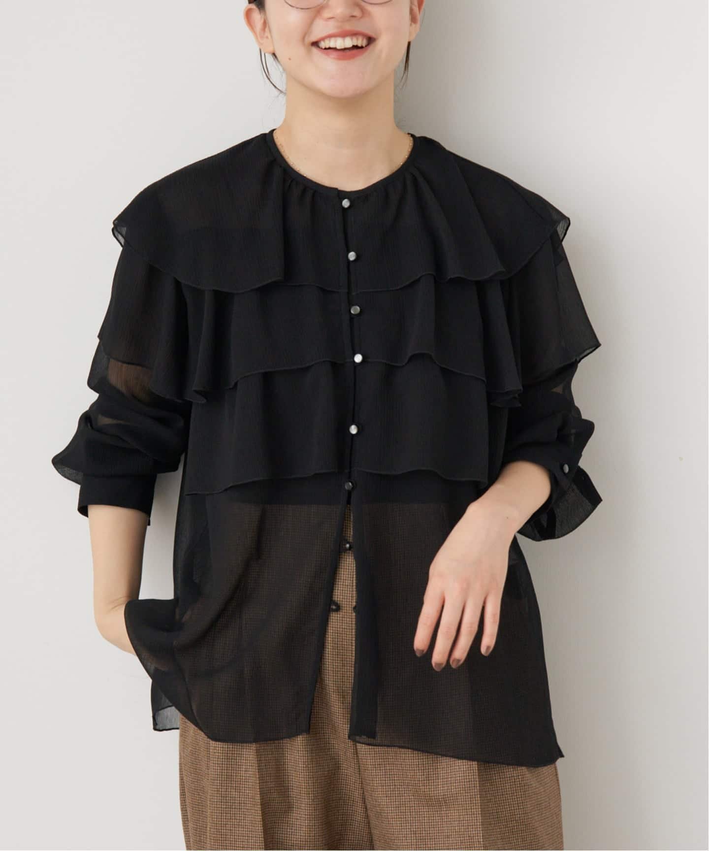 【イエナ/IENA】の《一部カラーWEB・一部店舗限定/追加》楊柳フリルブラウス インテリア・キッズ・メンズ・レディースファッション・服の通販 founy(ファニー) 　ファッション　Fashion　レディースファッション　Fashion for Women　トップス・カットソー　Cut & Sew Tops　シャツ・ブラウス・オフィスカジュアル　Elegant Blouses & Button-Ups　2025年　2025　2025-2026秋冬・A/W　Autumn/Winter 2025–26 AW25–26　シアー　Sheer, See-Through　シルバー　Silver, Metallic Silver　ドット　Polka Dot, Dot Pattern　フリル　Frill, Ruffle　リラックス　Relax, Relaxed Fit　ブラック|ID: prp329100004814465 ipo3291000000034966755