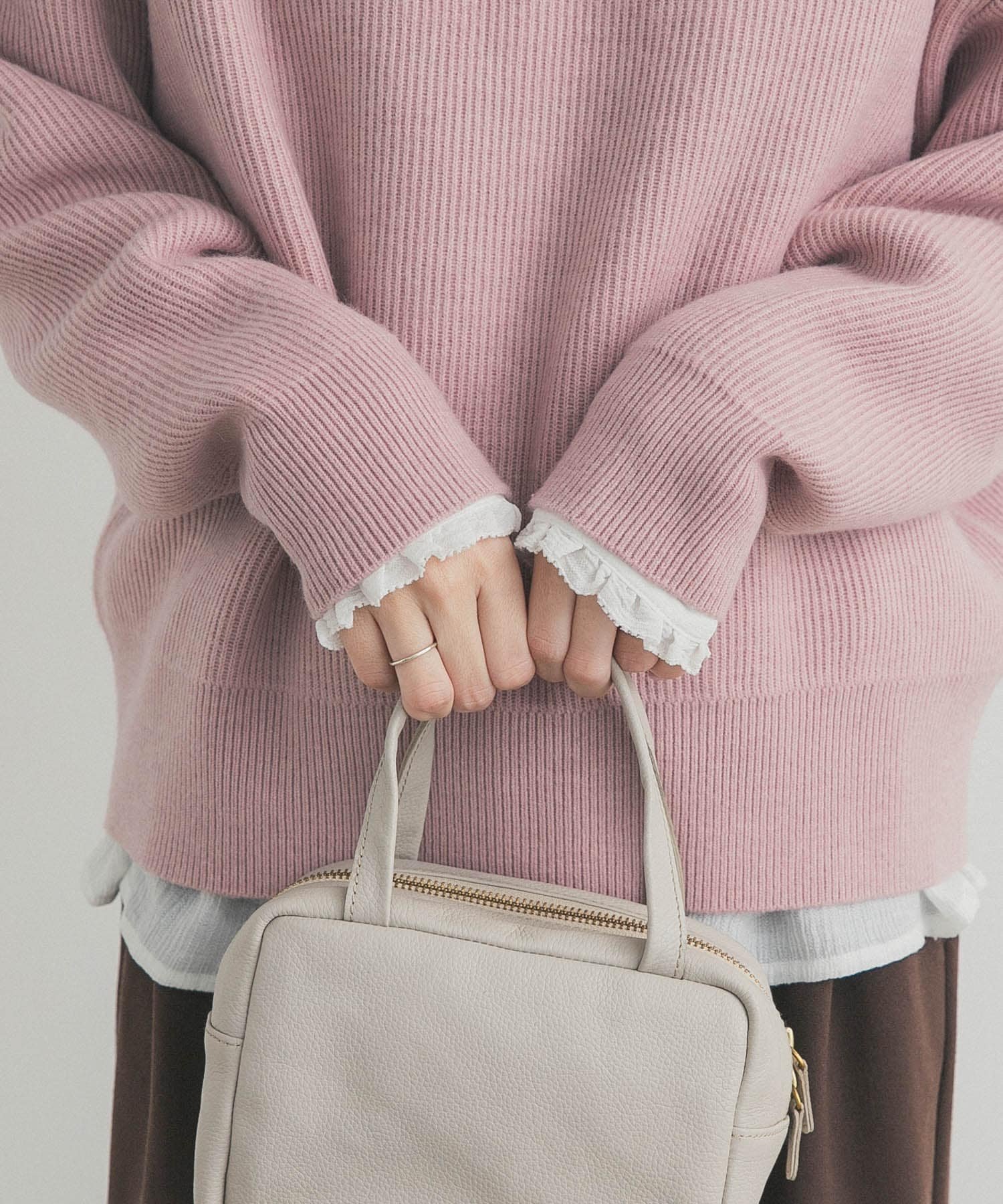 【アーバンリサーチ ドアーズ/URBAN RESEARCH DOORS】のピンタックフリルスタンドカラーブラウス 人気、トレンドファッション・服の通販 founy(ファニー) 　ファッション　Fashion　レディースファッション　Fashion for Women　トップス・カットソー　Cut & Sew Tops　シャツ・ブラウス・オフィスカジュアル　Elegant Blouses & Button-Ups　2025年　2025　2025-2026秋冬・A/W　Autumn/Winter 2025–26 AW25–26　冬　Winter / This Winter　おすすめ　Recommended / Our Picks　インナー　Innerwear　カフス　Cuff Design　クラシック　Classic, Timeless Style　ジャケット　Jacket, Outerwear　スウェット / スエット　Sweatshirt, Sweatwear　スタンド　Stand Collar, Upright Stand　フリル　Frill, Ruffle　ロング　Long, Long-Length　エレガント 上品　Elegant　A/W・秋冬　Autumn/Winter　 other-1|ID: prp329100004814520 ipo3291000000034967529