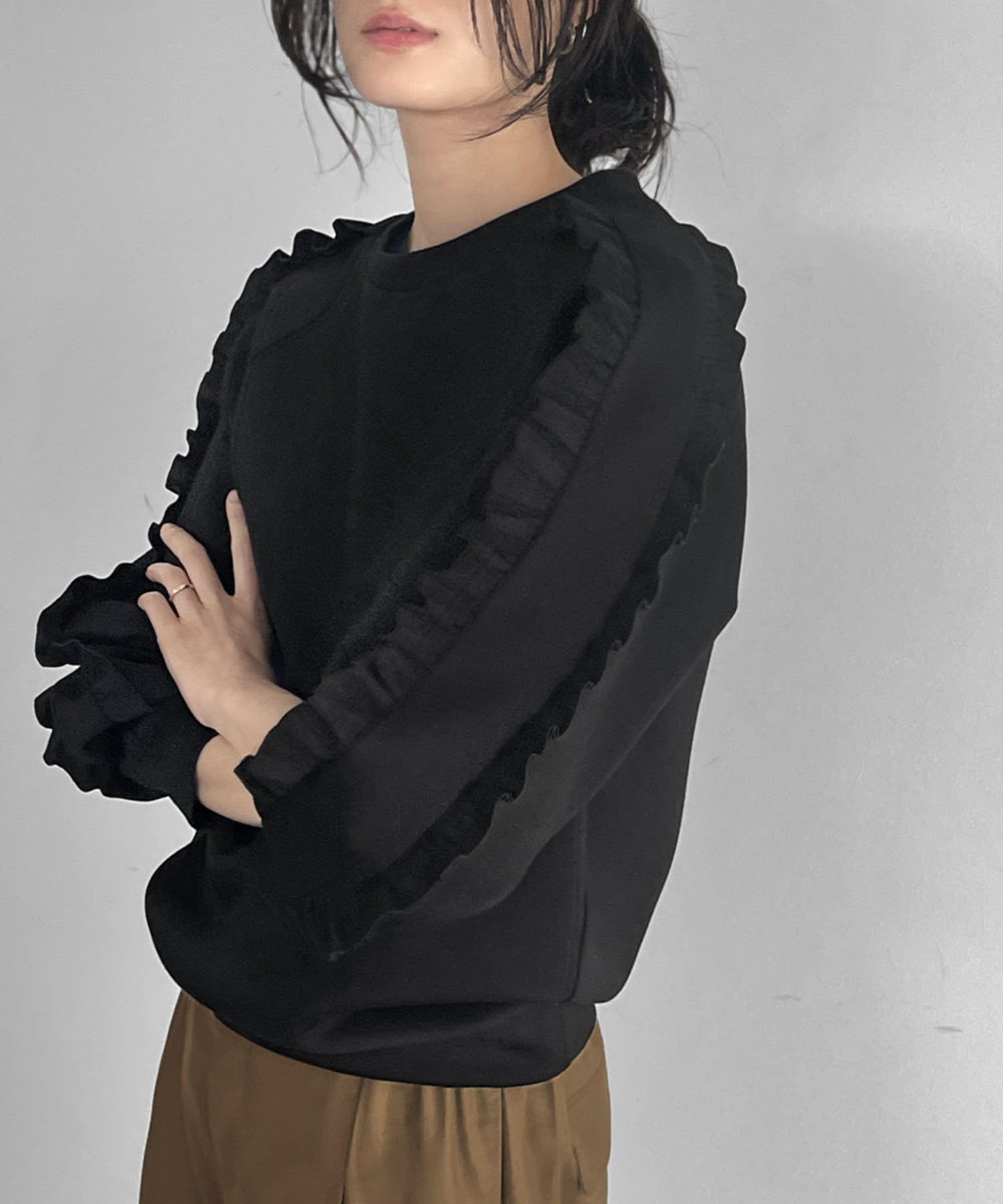 【ガール/GIRL】の袖フリルクルーネックプルオーバー インテリア・キッズ・メンズ・レディースファッション・服の通販 founy(ファニー) 　ファッション　Fashion　レディースファッション　Fashion for Women　トップス・カットソー　Cut & Sew Tops　カジュアルプルオーバー・ニットトップス　Pullovers & Knit Tops / Casual Pullovers　洗える　Machine Washable　ラッフル　Ruffle, Frill　ロング　Long, Long-Length　再入荷　Restock / Back in Stock　エレガント 上品　Elegant　BK|ID: prp329100004814568 ipo3291000000034968159