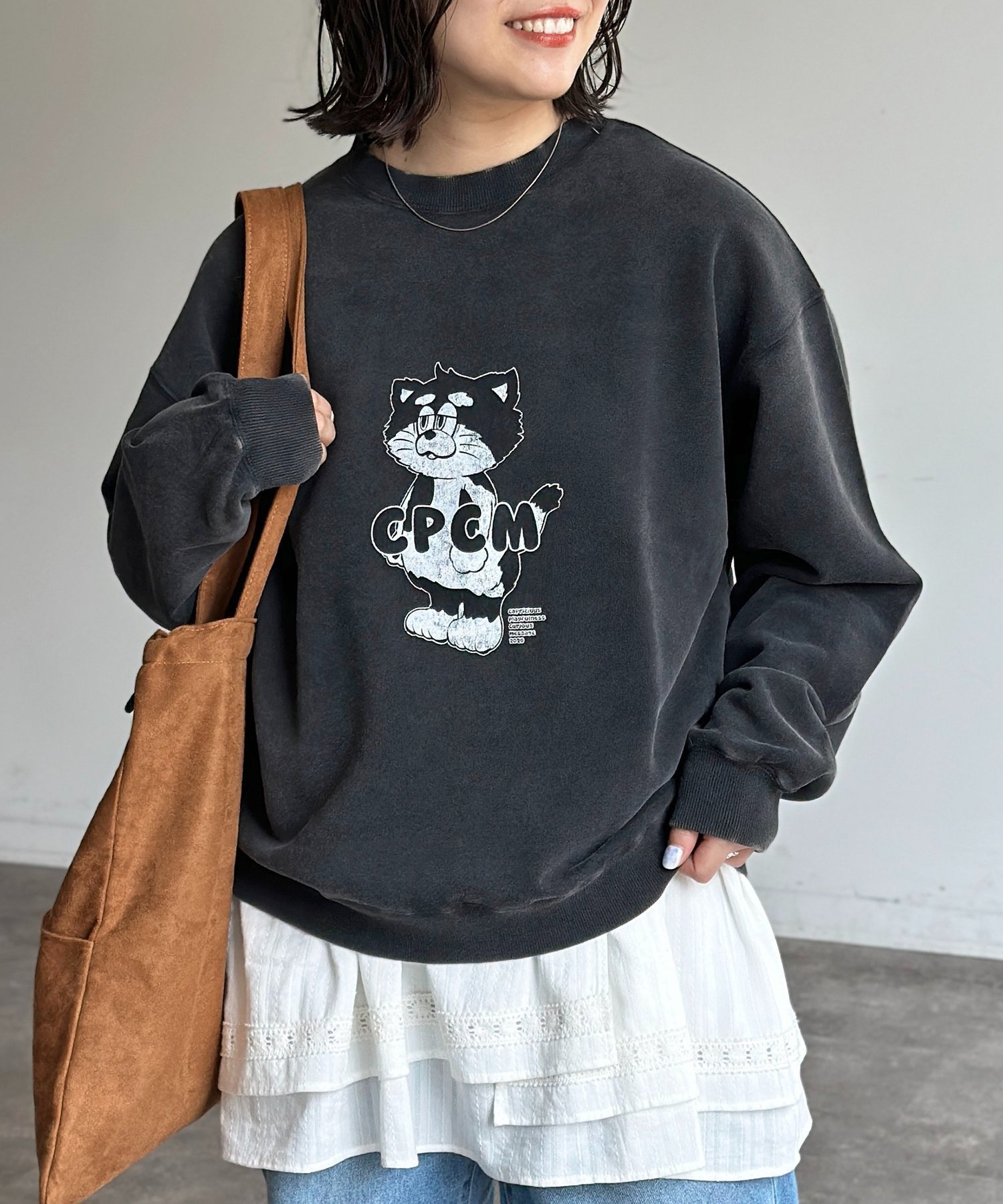 【シーピーシーエム/CPCM】の【ANYMAL】マスコットキャラスウェット インテリア・キッズ・メンズ・レディースファッション・服の通販 founy(ファニー) 　ファッション　Fashion　レディースファッション　Fashion for Women　トップス・カットソー　Cut & Sew Tops　レディースパーカー・カジュアルフーディー　Casual Hoodies & Sweatshirts　スウェット・クルーネックトップス　Sweatshirts & Crewnecks / Relaxed Fit Sweat Tops　ガーリー　Girly, Feminine Style　キャラクター　Character, Licensed Characters　スウェット / スエット　Sweatshirt, Sweatwear　チュニック　Tunic, Long Top　ネコ　Cat, Feline Motif　ブルゾン　Blouson, Bomber Jacket　ミリタリー　Military, Army Style　ライナー　Liner, Inner Layer　おすすめ　Recommended / Our Picks　ブラック|ID: prp329100004814610 ipo3291000000034968411