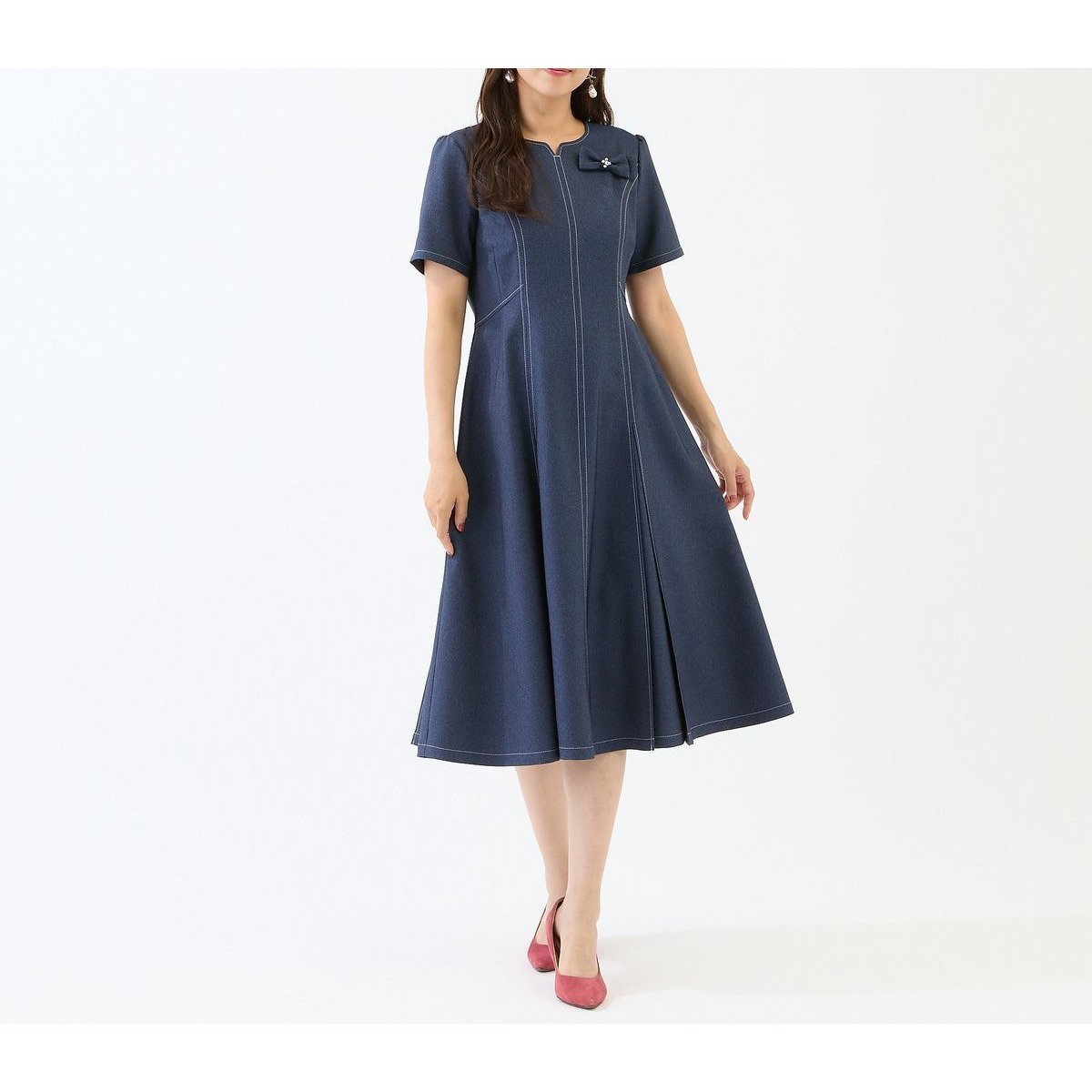 【ローズティアラ/Rose Tiara】の【イージーケア/伸縮性◎】デニムライクワンピース 人気、トレンドファッション・服の通販 founy(ファニー) ファッション Fashion レディースファッション Fashion for Women ワンピース Dresses おすすめ Recommended / Our Picks インディゴ Indigo Denim ジャケット Jacket, Outerwear スリット Slit, Slit Detail セットアップ Set-Up, Coordinated Outfit ファブリック Fabric, Textile フェミニン Feminine, Girly ブローチ Brooch, Pin Brooch ポケット Pocket, Pocket Detail リボン Ribbon, Bow other-1|ID: prp329100004814919 ipo3291000000034971926