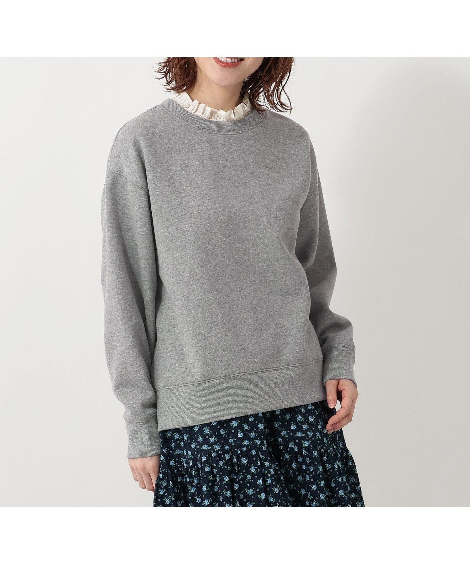 【アフタヌーンティー リビング/Afternoon Tea LIVING】のフリルカラースウェットプルオーバー インテリア・キッズ・メンズ・レディースファッション・服の通販 founy(ファニー) 　ファッション　Fashion　レディースファッション　Fashion for Women　トップス・カットソー　Cut & Sew Tops　レディースパーカー・カジュアルフーディー　Casual Hoodies & Sweatshirts　カジュアルプルオーバー・ニットトップス　Pullovers & Knit Tops / Casual Pullovers　スウェット・クルーネックトップス　Sweatshirts & Crewnecks / Relaxed Fit Sweat Tops　アクセサリー　Fashion Accessories　シンプル　Simple, Minimal　スポーティ　Sporty, Casual Athletic　フリル　Frill, Ruffle　グレー|ID: prp329100004815064 ipo3291000000034972578