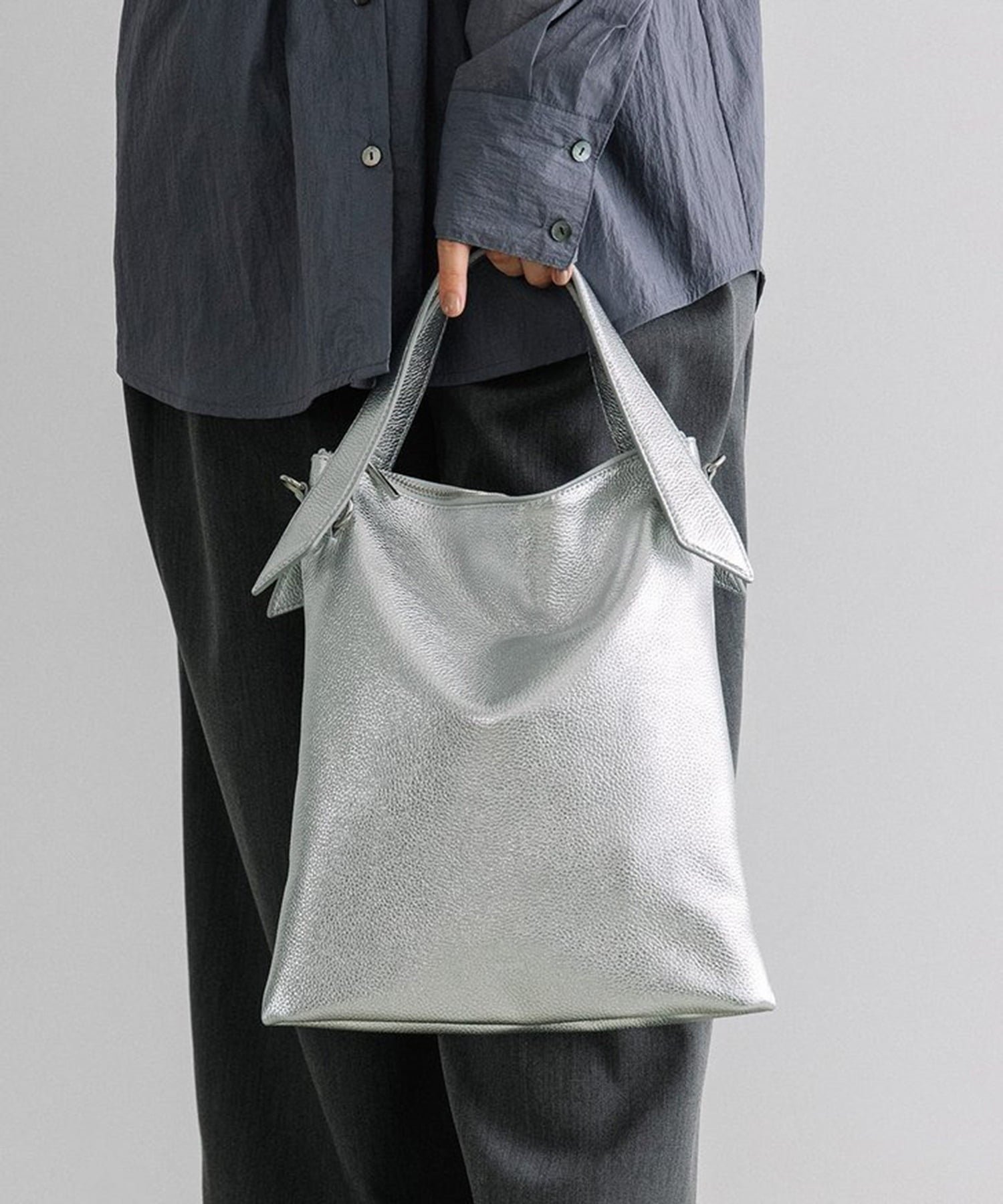 【セットアップセブン/SETUP7】のBEAURE/カウレザー ショルダー付 2WAYトートバッグ B-25422 インテリア・キッズ・メンズ・レディースファッション・服の通販 founy(ファニー) 　ファッション　Fashion　レディースファッション　Fashion for Women　バッグ　Bags　アクセサリー　Fashion Accessories　キャミワンピース　Cami Dress, Slip Dress　ショルダー　Shoulder, Shoulder Strap　シンプル　Simple, Minimal　スウェット / スエット　Sweatshirt, Sweatwear　セットアップ　Set-Up, Coordinated Outfit　ティアードスカート　Tiered Skirt, Flounced Skirt　デニム　Denim, Jeans Material　トレンド　Trend, Trending Now　ハーフ　Half, Half-Length　フェミニン　Feminine, Girly　ベーシック　Basic, Essential　再入荷　Restock / Back in Stock　夏　Summer　旅行　Travel　SLV|ID: prp329100004815076 ipo3291000000034972678