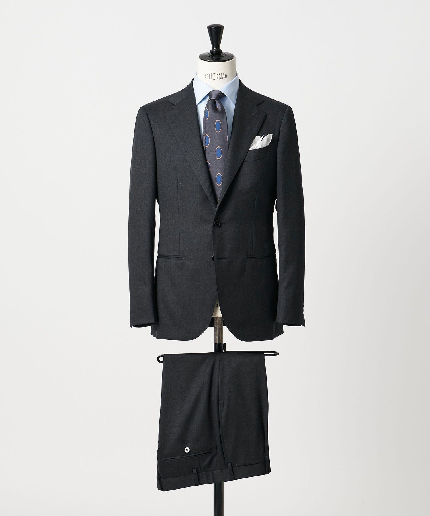 【ユナイテッドアローズ/UNITED ARROWS / MEN】のタスマニア ウール ギャバジン シングル3ボタン スーツ S-MODEL -ストレッチ・撥水- 人気、トレンドファッション・服の通販 founy(ファニー) ファッション Fashion メンズファッション Fashion for Men 春 Spring 秋 Autumn ショルダー Shoulder, Shoulder Strap ジャケット Jacket, Outerwear スタンダード Standard, Basic ストレッチ Stretch, Stretchy Fabric スラックス Slacks, Dress Pants スーツ Suit, Formalwear 定番 Standard, Basic Item バランス Balance, Style Balance フロント Front, Front Design プリーツ Pleats, Pleated ベスト Vest, Waistcoat ベーシック Basic, Essential ポケット Pocket, Pocket Detail モダン Modern, Contemporary 冬 Winter / This Winter おすすめ Recommended / Our Picks エレガント 上品 Elegant セレモニー Ceremony ビジネス 仕事 通勤 Business / Work / Commuting other-1|ID: prp329100004815166 ipo3291000000034973439