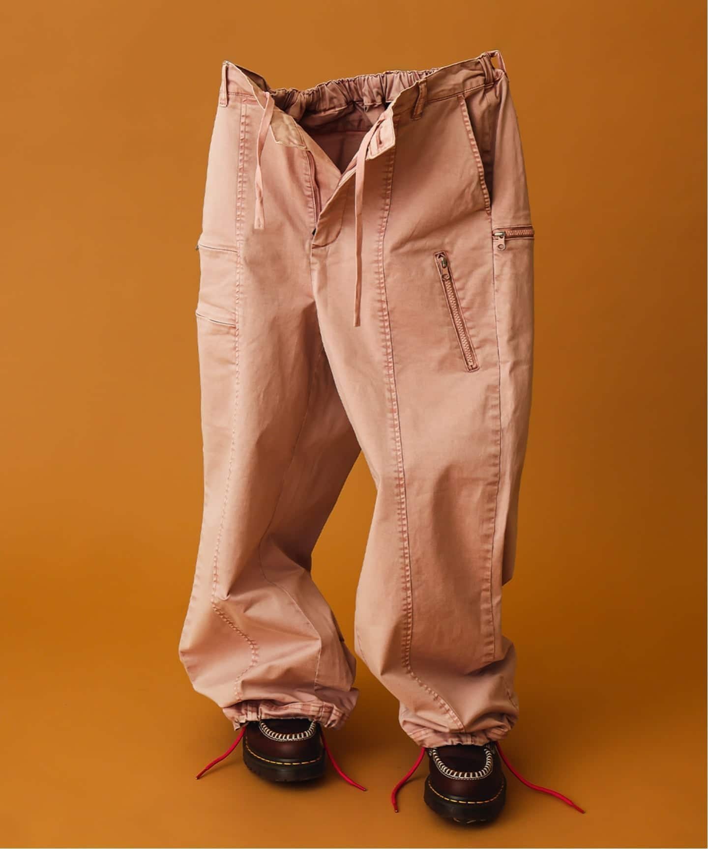 【ジャーナルスタンダード/JOURNAL STANDARD / MEN】のNULL TOKYO / ヌル トウキョウ 別注 インサイド バギー チノ パンツ インテリア・キッズ・メンズ・レディースファッション・服の通販 founy(ファニー) 　ファッション　Fashion　メンズファッション　Fashion for Men　ボトムス　Bottoms　アシンメトリー　Asymmetrical Style　ウォッシュ　Washed Finish　カーゴパンツ　Cargo Pants, Utility Pants　コンパクト　Compact, Small Size　軽量　Lightweight, Ultra Light　シューズ　Shoes, Footwear　ジップ　Zip, Zipper　ストレート　Straight, Straight Cut　スニーカー　Sneakers, Trainers　定番　Standard, Basic Item　フロント　Front, Front Design　ポケット　Pocket, Pocket Detail　別注　Limited Edition, Custom Order　リラックス　Relax, Relaxed Fit　ピンク|ID: prp329100004815199 ipo3291000000034973684