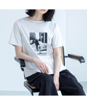 【エーシーデザインバイアルファキュービック/A/C DESIGN BY ALPHACUBIC】の【アルコラージュ】ボートネックフォトTシャツ【接触冷感・UVカット】 人気、トレンドファッション・服の通販 founy(ファニー) ファッション Fashion レディースファッション Fashion for Women トップス・カットソー Cut & Sew Tops シャツ・ブラウス・オフィスカジュアル Elegant Blouses & Button-Ups ロングTシャツ・Tシャツ Longline T-Shirts & Tees シンプル Simple, Minimal ボックス Boxy, Box Shape エレガント 上品 Elegant 夏 Summer |ID:prp329100004815207