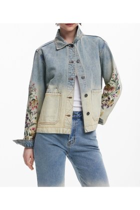【デシグアル/Desigual】のフローラルエンブロイダリー デニムジャケット 花柄 人気、トレンドファッション・服の通販 founy(ファニー) ファッション Fashion レディースファッション Fashion for Women アウター Coat / Outerwear Collection レディースジャケット・軽アウター Jackets デニムジャケット / カジュアルアウター Denim Jackets ウォッシュ Washed Finish 春 Spring カラフル Colorful Design クラシック Classic, Timeless Style クロップド Cropped, Short Length グラデーション Gradient, Ombre シンプル Simple, Minimal ジャケット Jacket, Outerwear デニム Denim, Jeans Material パッチ Patch, Appliqué フェミニン Feminine, Girly フレア Flare, Flared ポケット Pocket, Pocket Detail メタル Metal, Metal Parts ロマンティック Romantic, Feminine Style おすすめ Recommended / Our Picks |ID:prp329100004815312