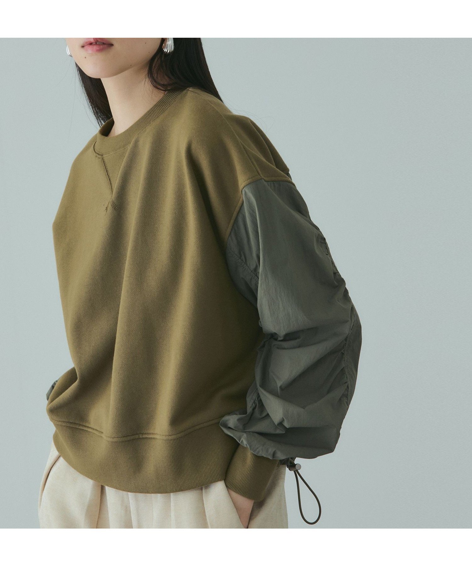 【ビッキー/VICKY】のスイッチングドロストウェットプルオーバー≪洗濯機で洗える≫ インテリア・キッズ・メンズ・レディースファッション・服の通販 founy(ファニー) 　ファッション　Fashion　レディースファッション　Fashion for Women　トップス・カットソー　Cut & Sew Tops　カジュアルプルオーバー・ニットトップス　Pullovers & Knit Tops / Casual Pullovers　洗える　Machine Washable　スリーブ　Sleeve, Long Sleeve / Short Sleeve　タイプライター　Typewriter Fabric, Crisp Cotton　ドローコード　Drawcord, Drawstring Cord　長袖　Long Sleeve, Full Sleeve　フレア　Flare, Flared　ポケット　Pocket, Pocket Detail　無地　Plain, Solid Color　冬　Winter / This Winter　A/W・秋冬　Autumn/Winter　おすすめ　Recommended / Our Picks　2025年　2025　2025-2026秋冬・A/W　Autumn/Winter 2025–26 AW25–26　カーキ|ID: prp329100004815328 ipo3291000000034974687